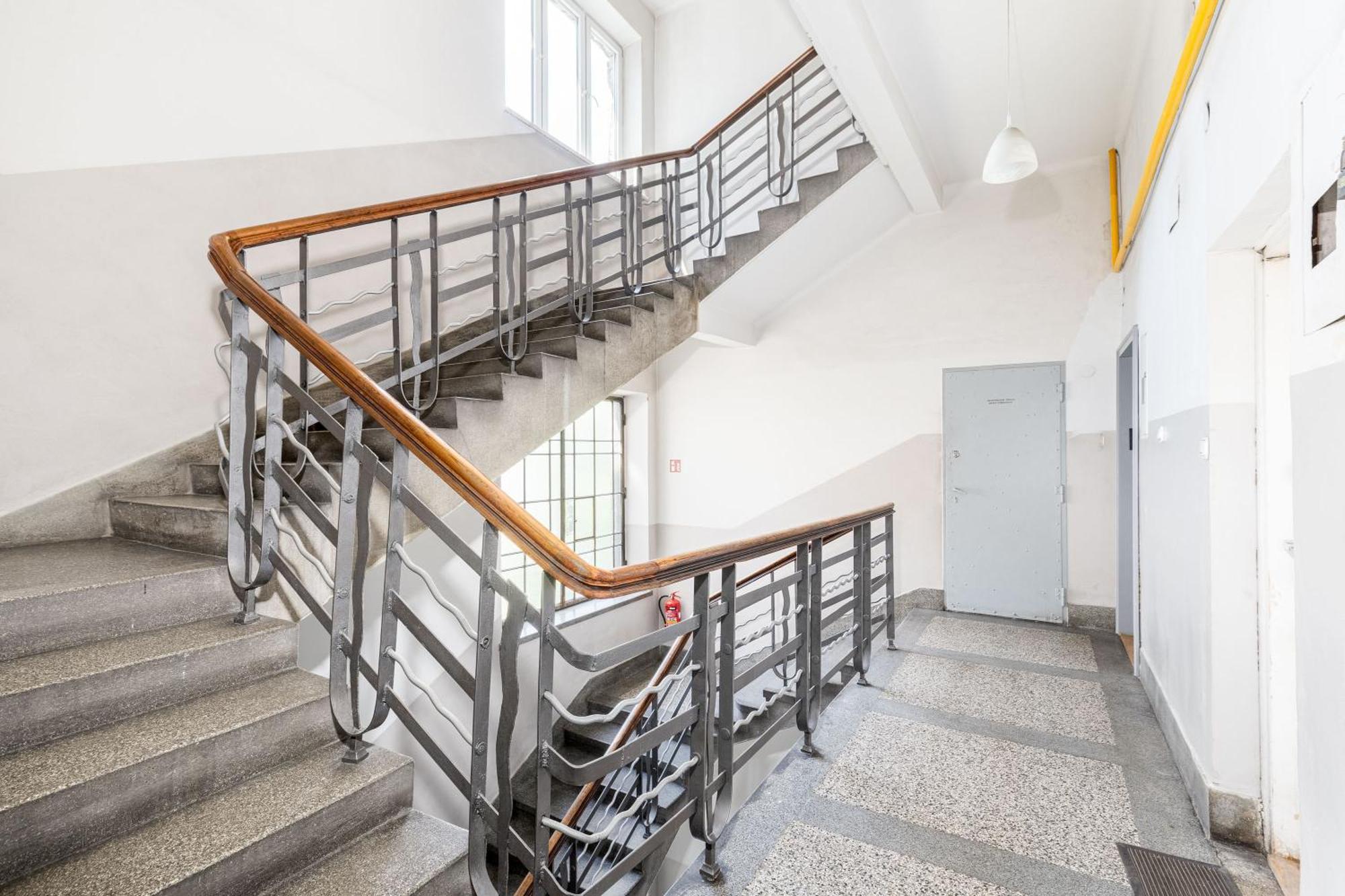 Old Town Chic With Mezzanine Apartament