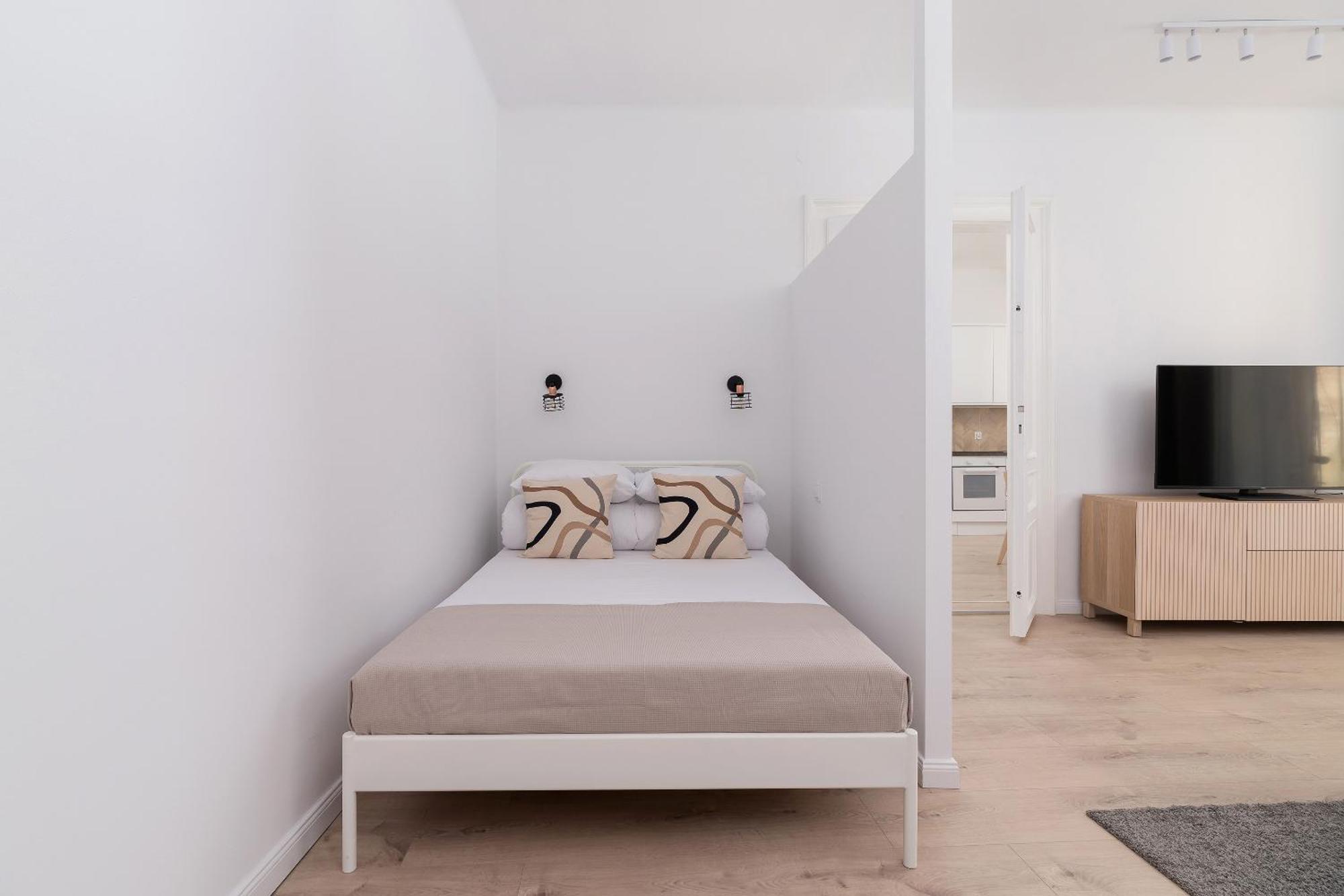 1 - Bedroom - Powisle 2 Apartment *