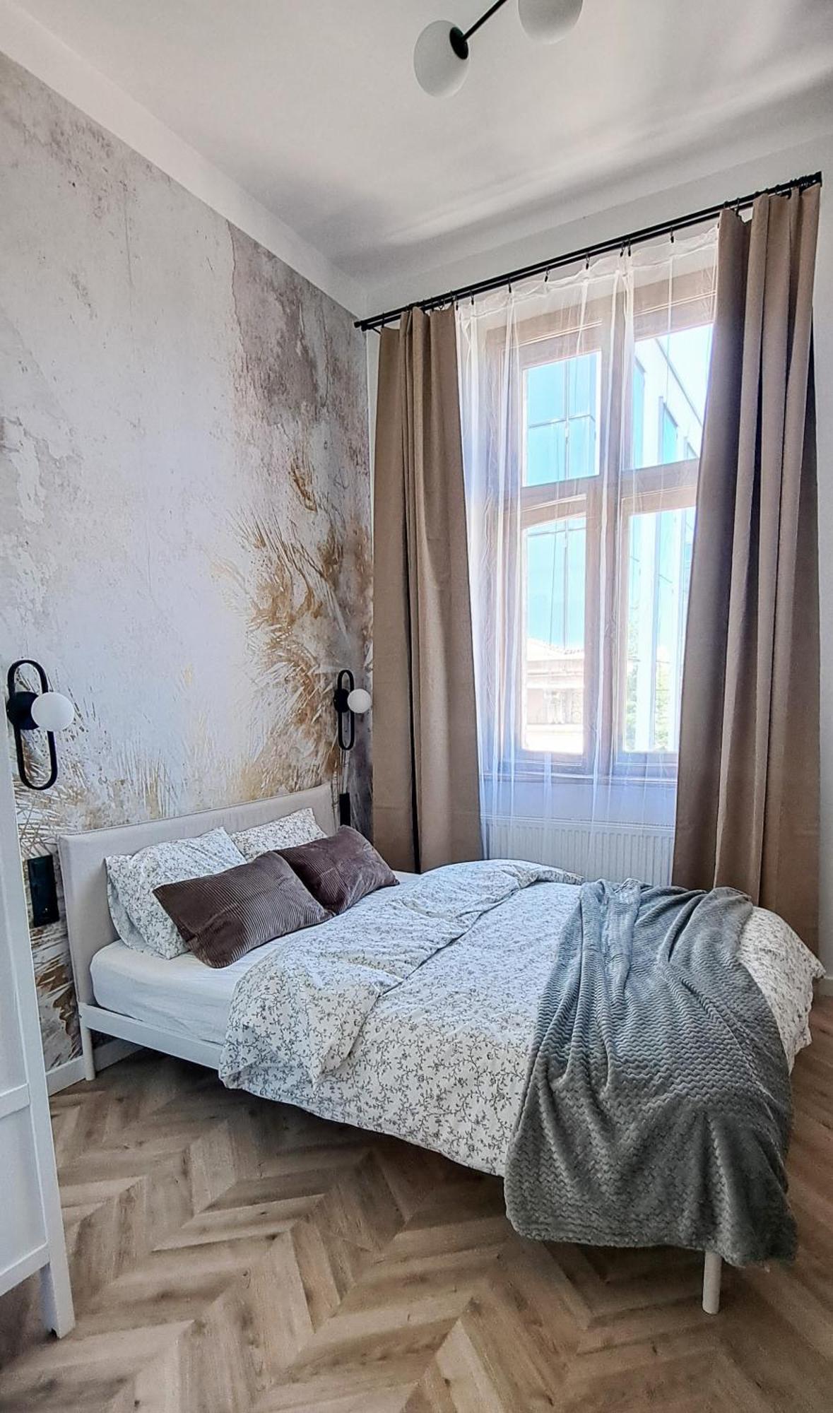 Lion - Platinium Krakow