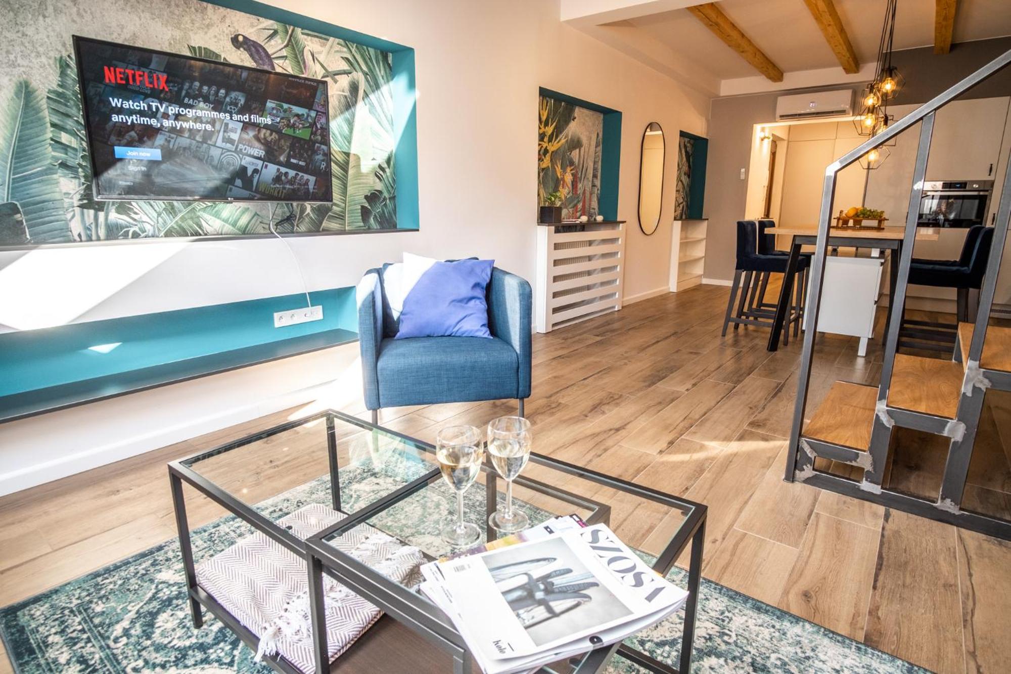 Apartment Szpitalna 9 *