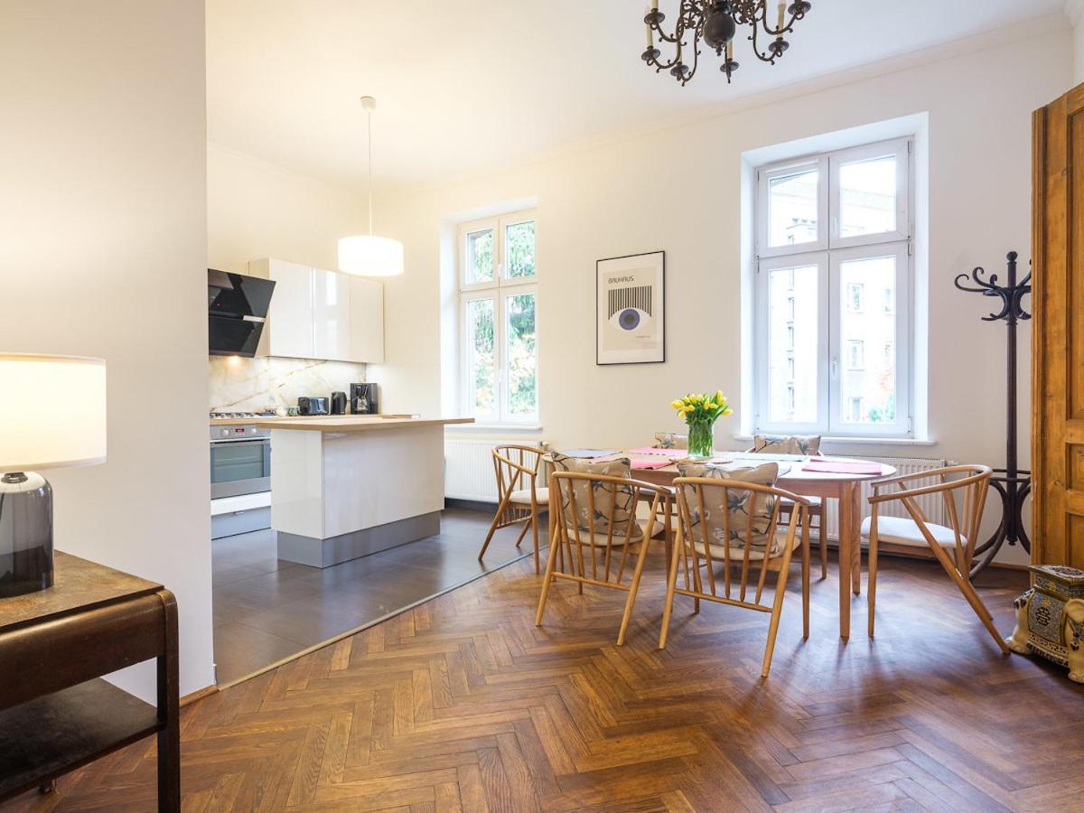 Apartment By Tyzenhauz