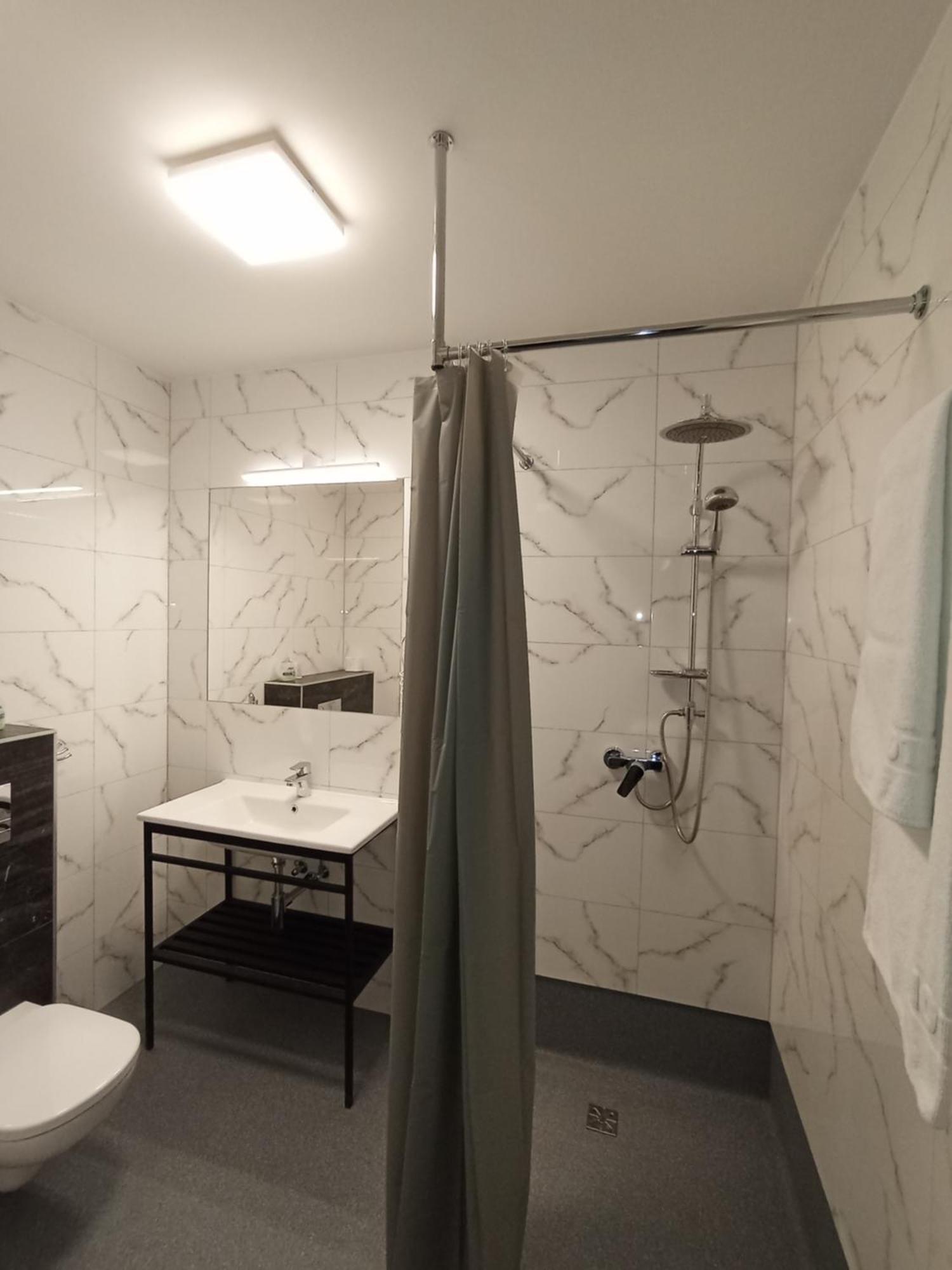 Aparthotel Kontrast 4*