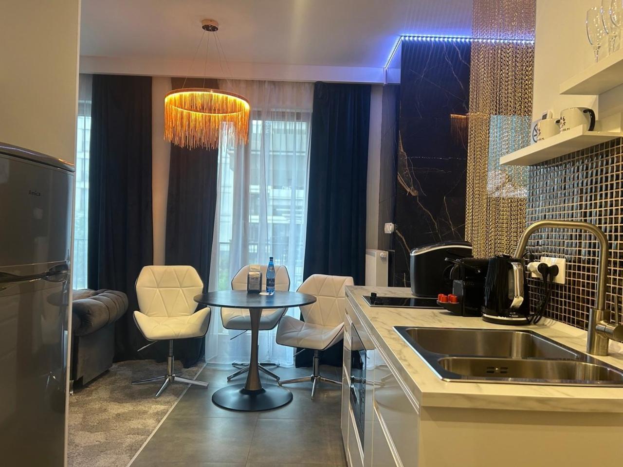Jacuzzi Glass-house Station Apartamento