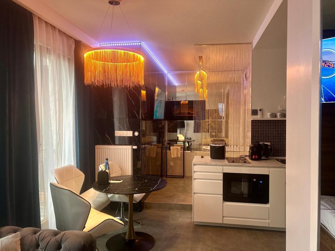 Apartamento Jacuzzi Glass-house Station *