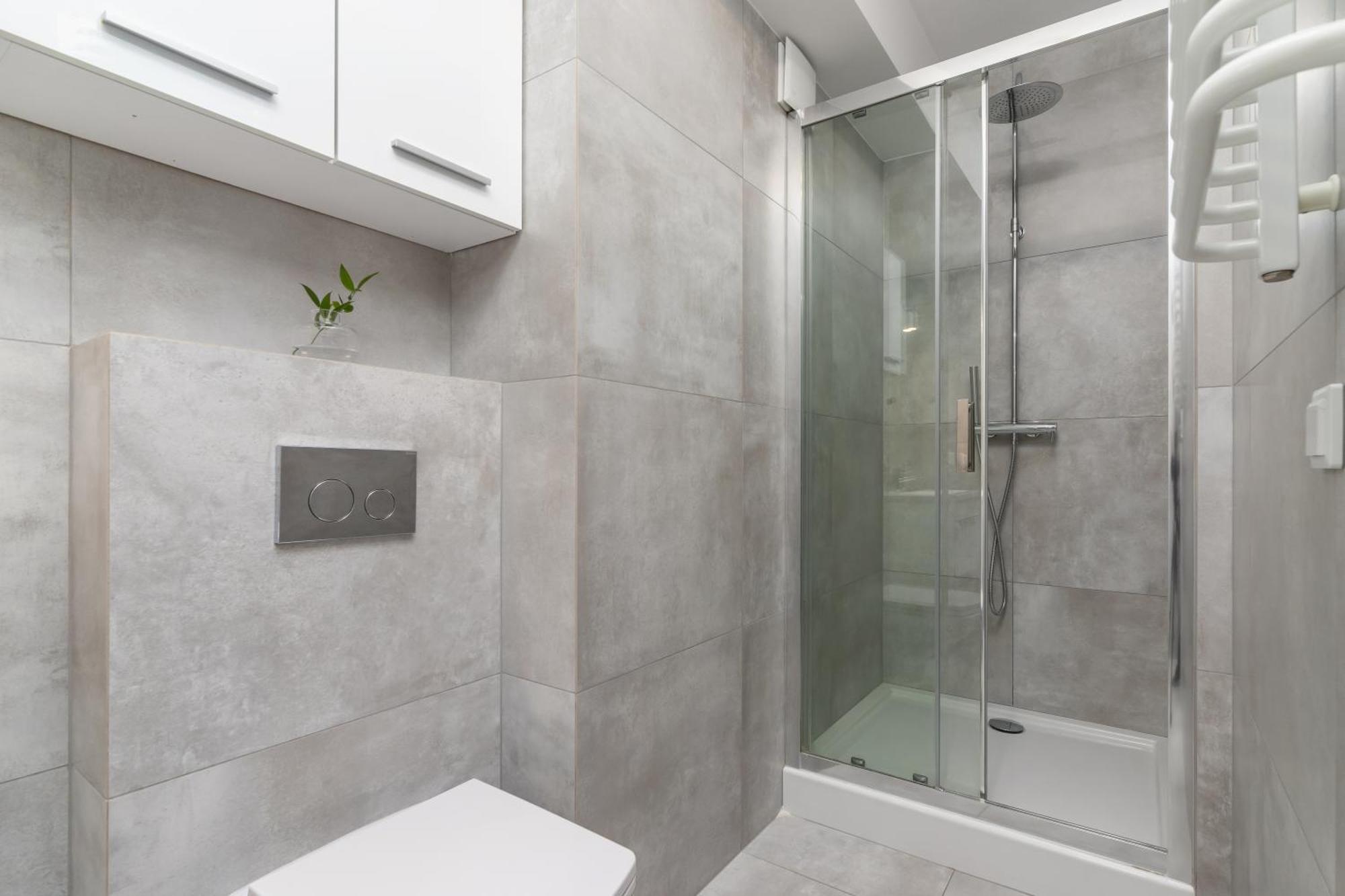 One Bedroom With A Balcony - Dietla 109 Street *
