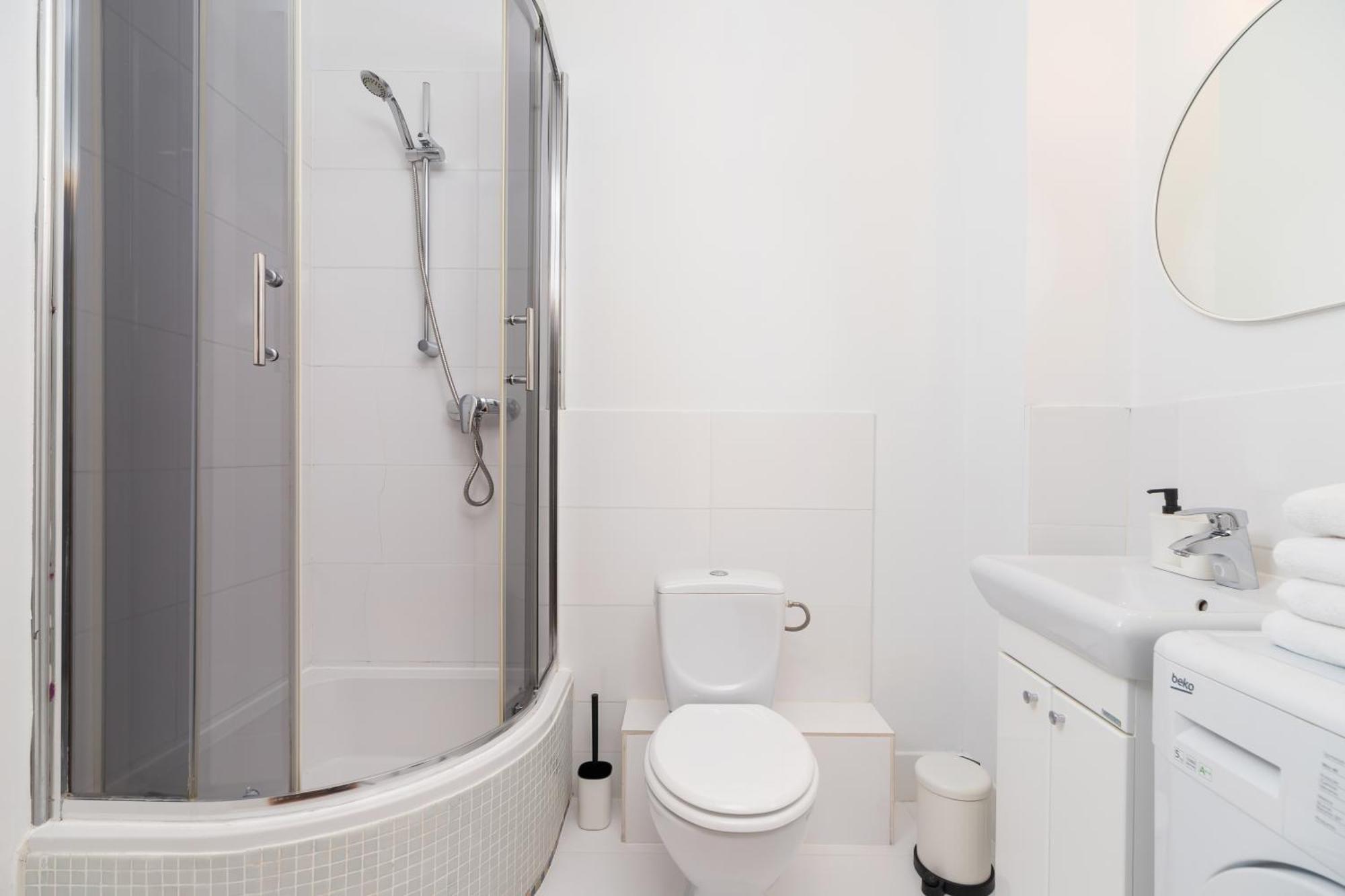3-bedroom - 51 Dietla Street Apartment *