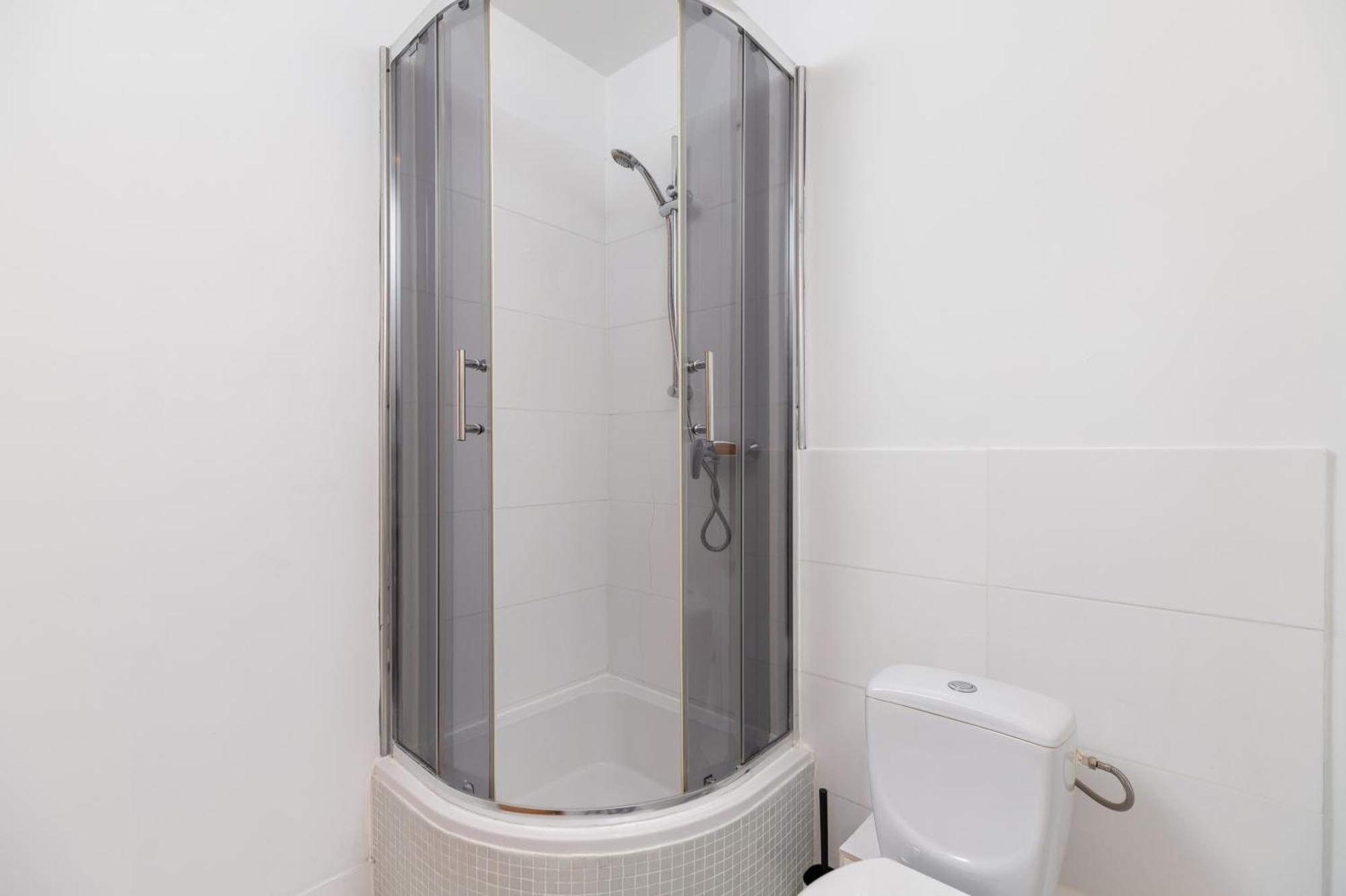 3-bedroom - 51 Dietla Street