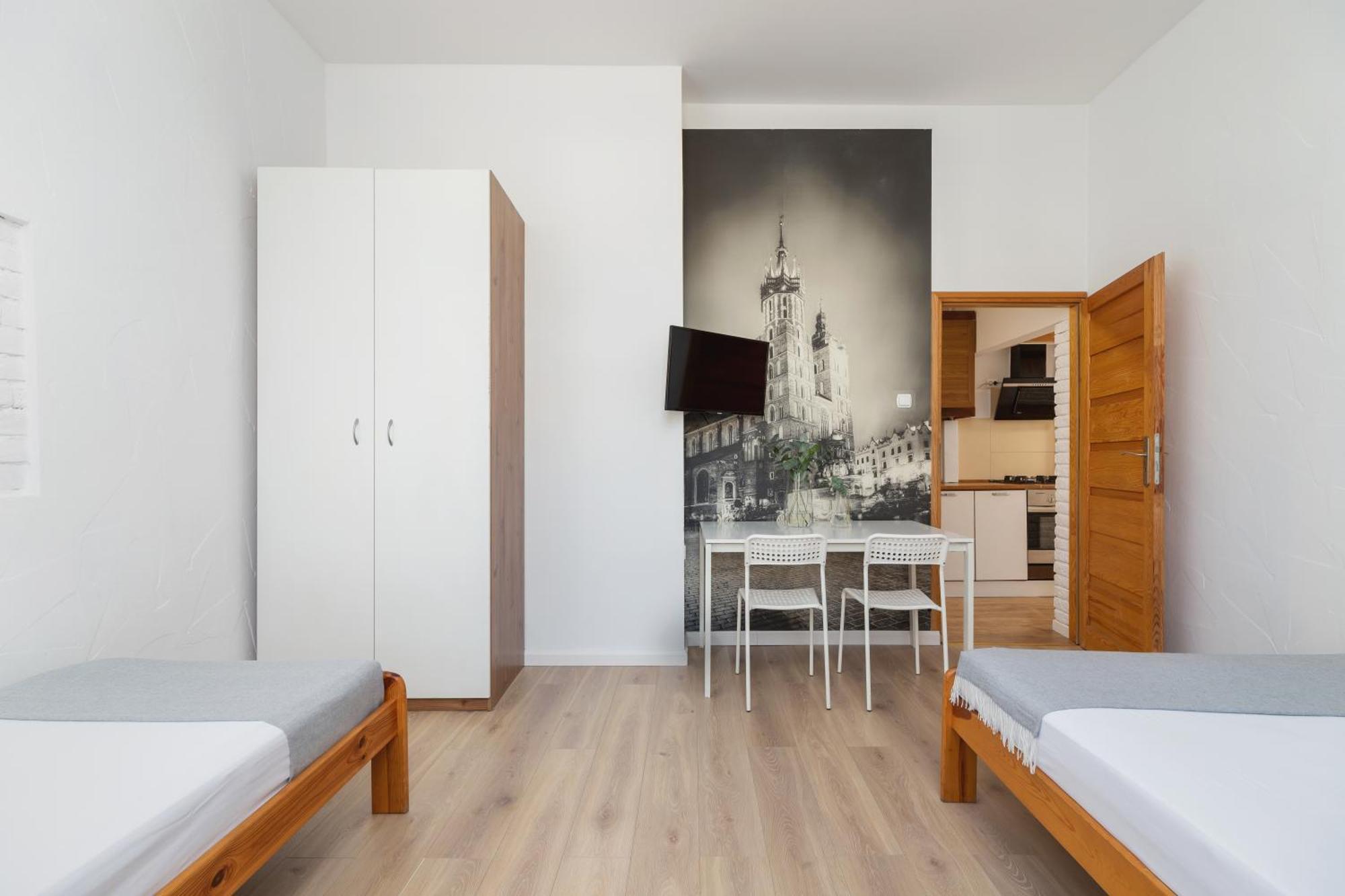 3-bedroom - 51 Dietla Street