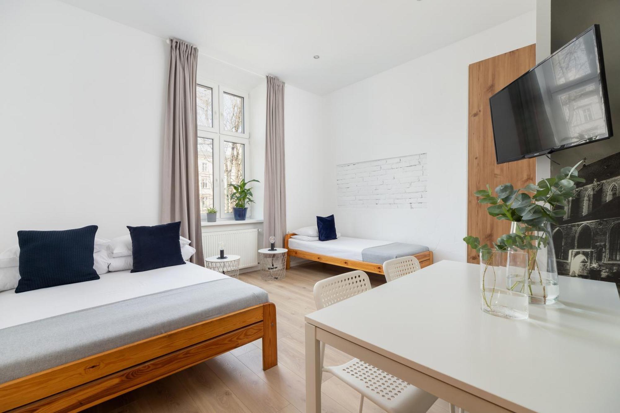 3-bedroom - 51 Dietla Street Apartment *