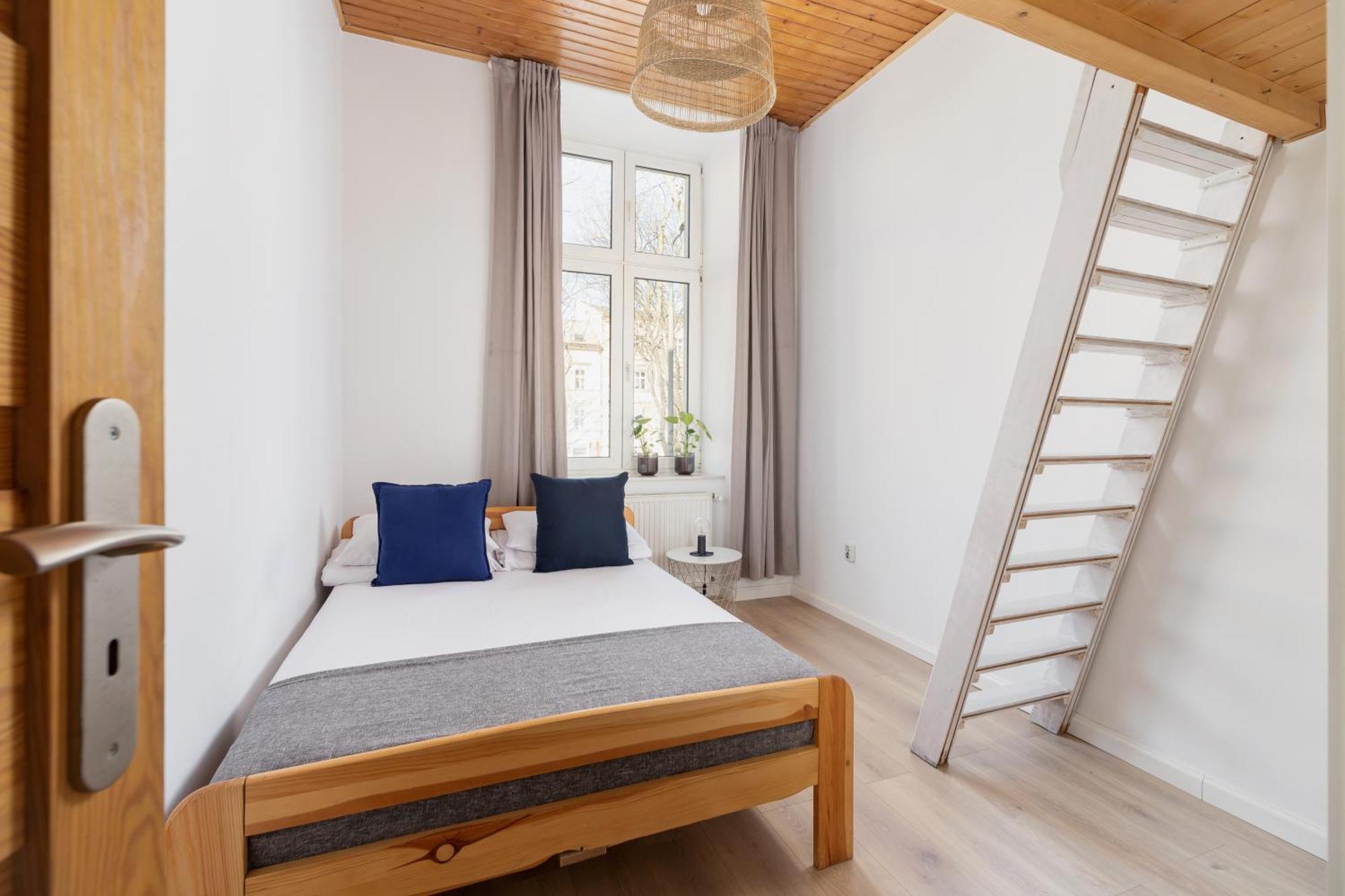 3-bedroom - 51 Dietla Street *