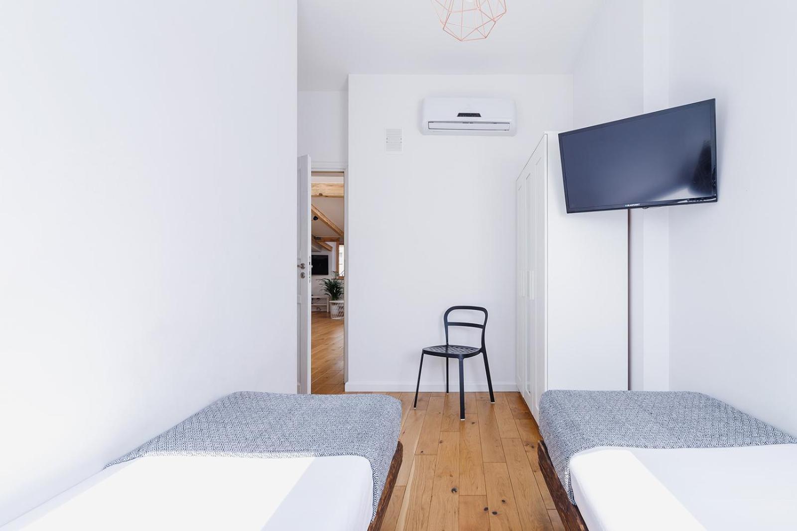 2 Bedroom With Terrace- Pilsudskiego 11 *