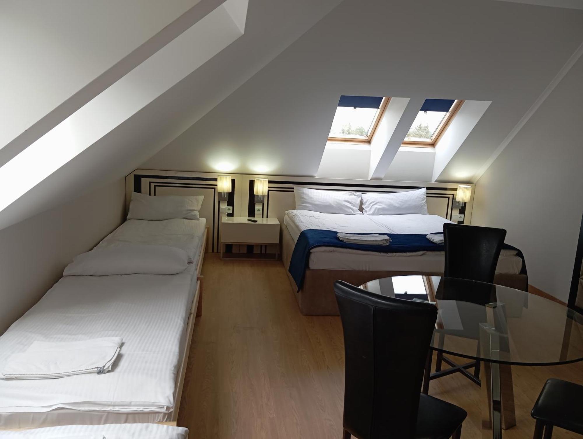 Kontrast Aparthotel 4*