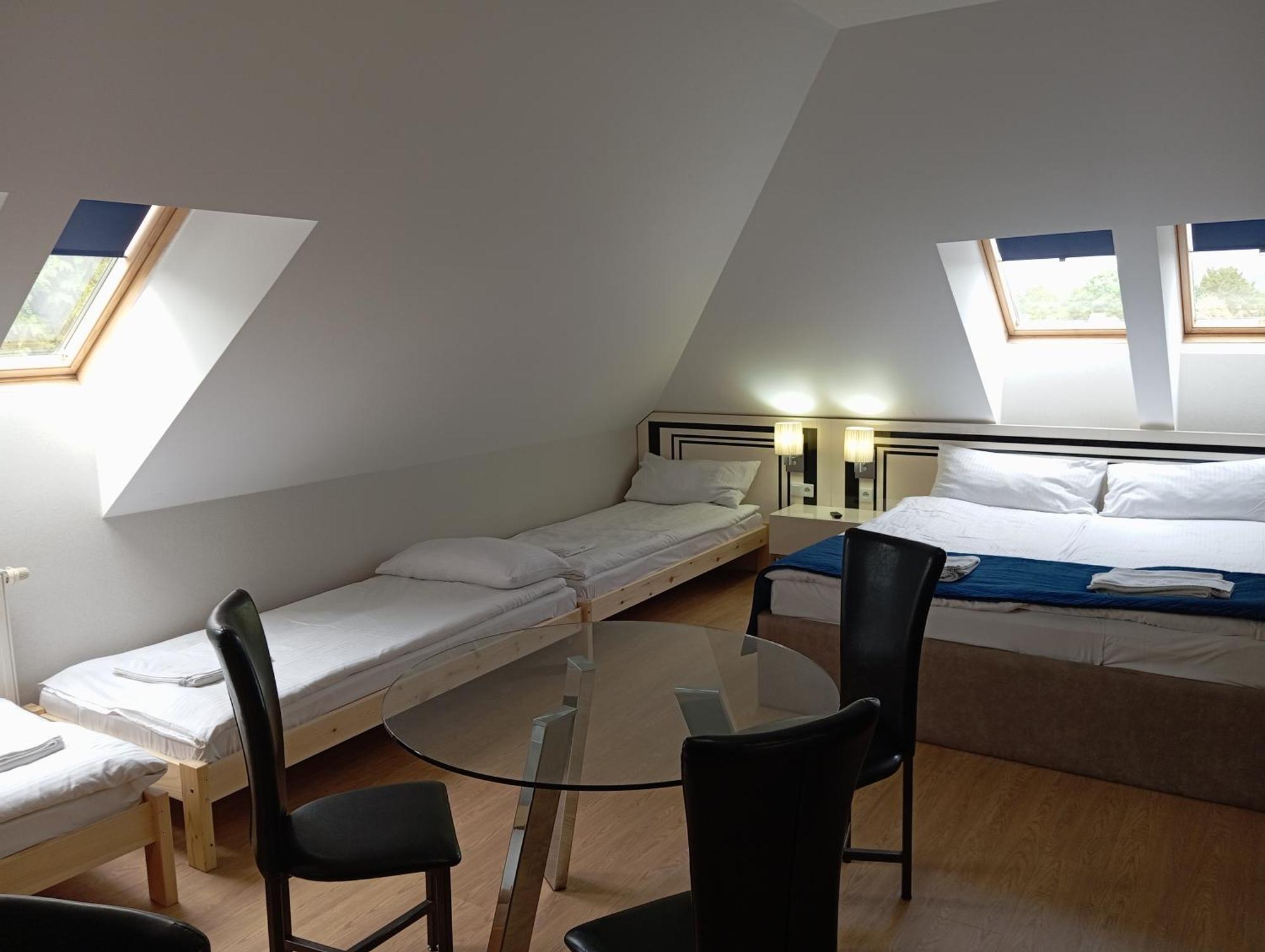 Aparthotel Kontrast 4*