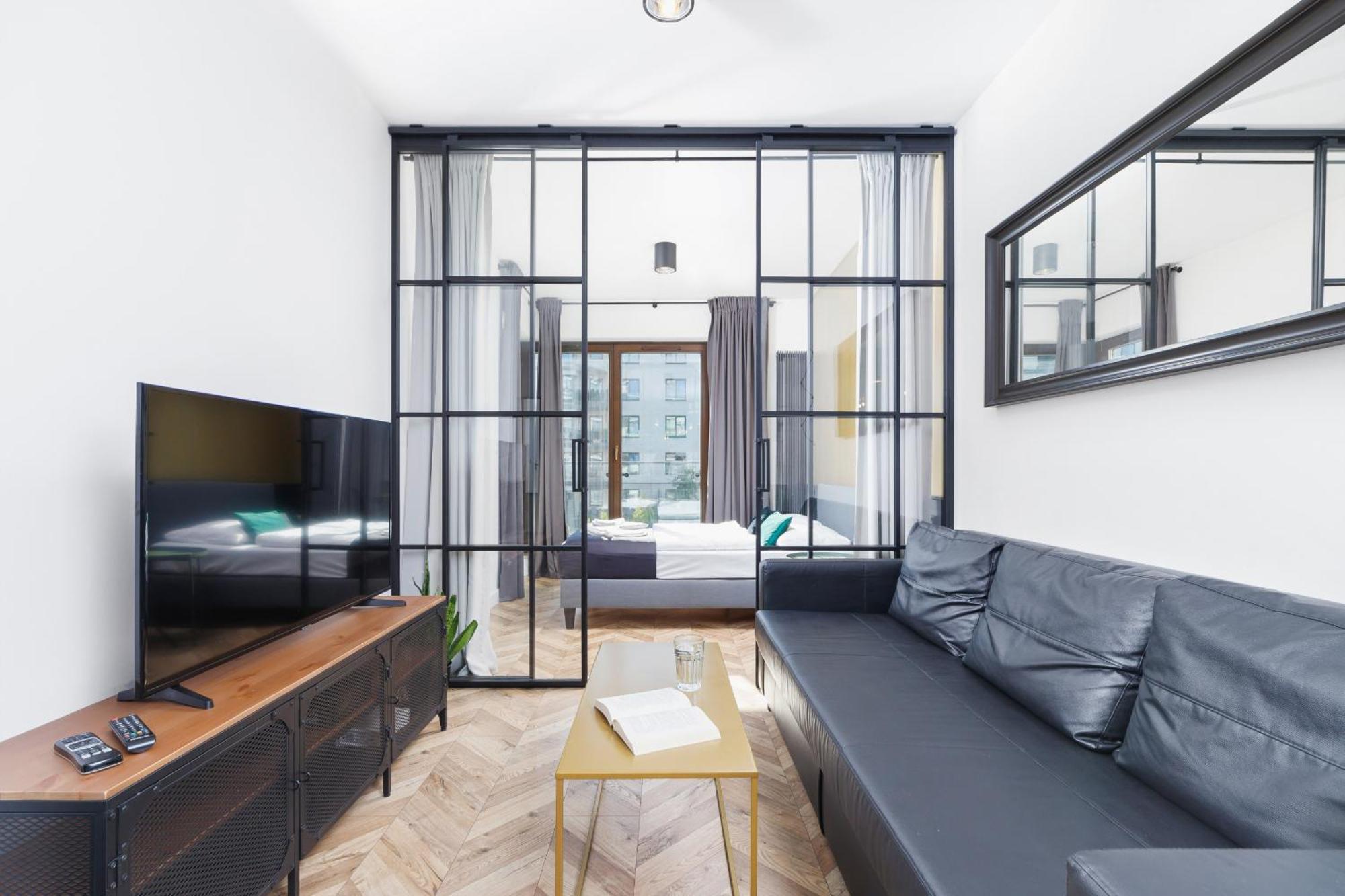 Apartment Podgorze Golden Oriole Cracow By Renters Prestige Krakow