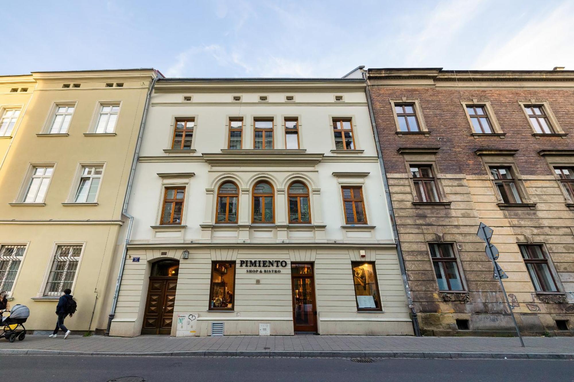 By Renters * Krakow