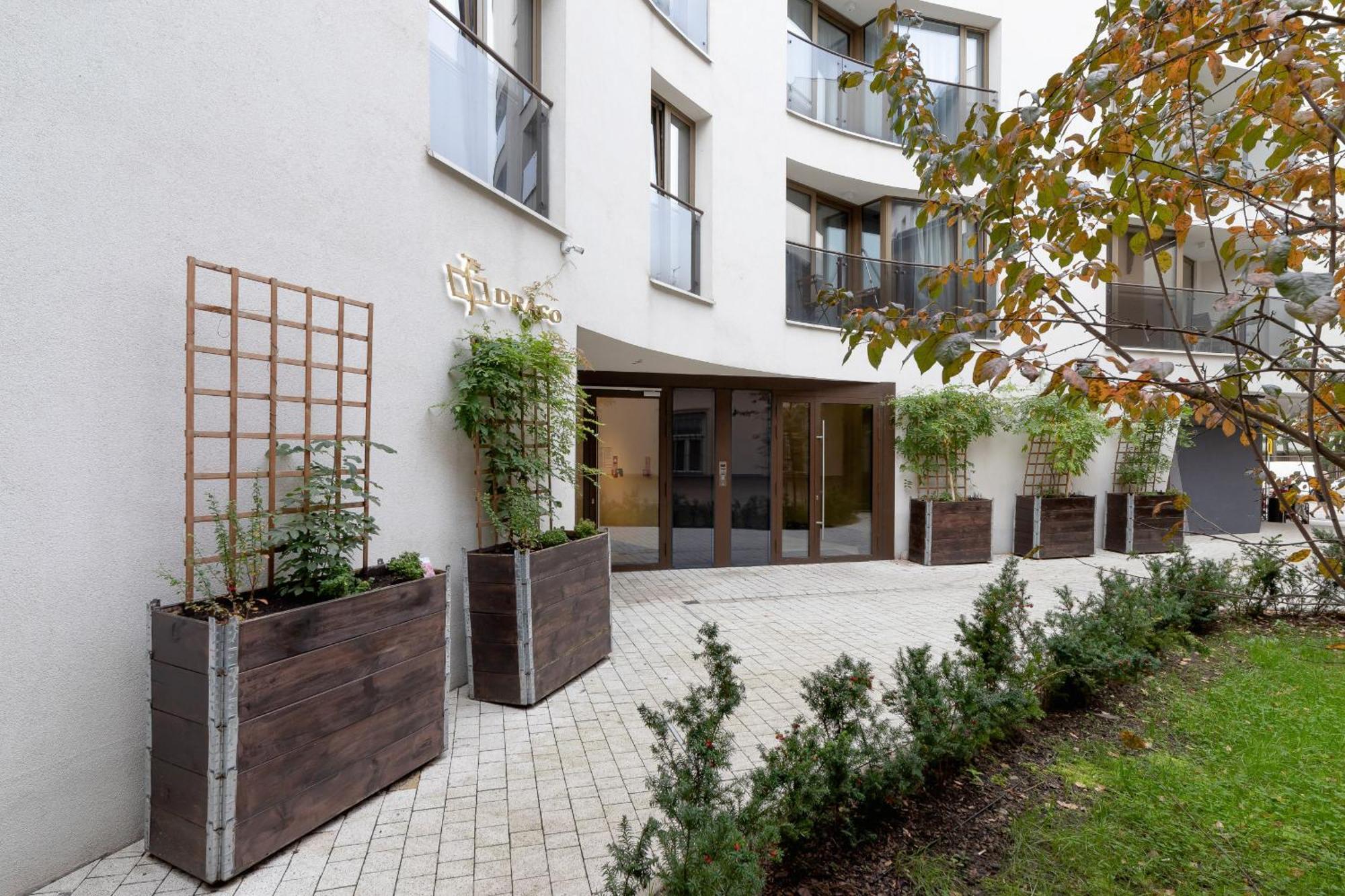 Modern Old Town Cracow By Renters Krakow