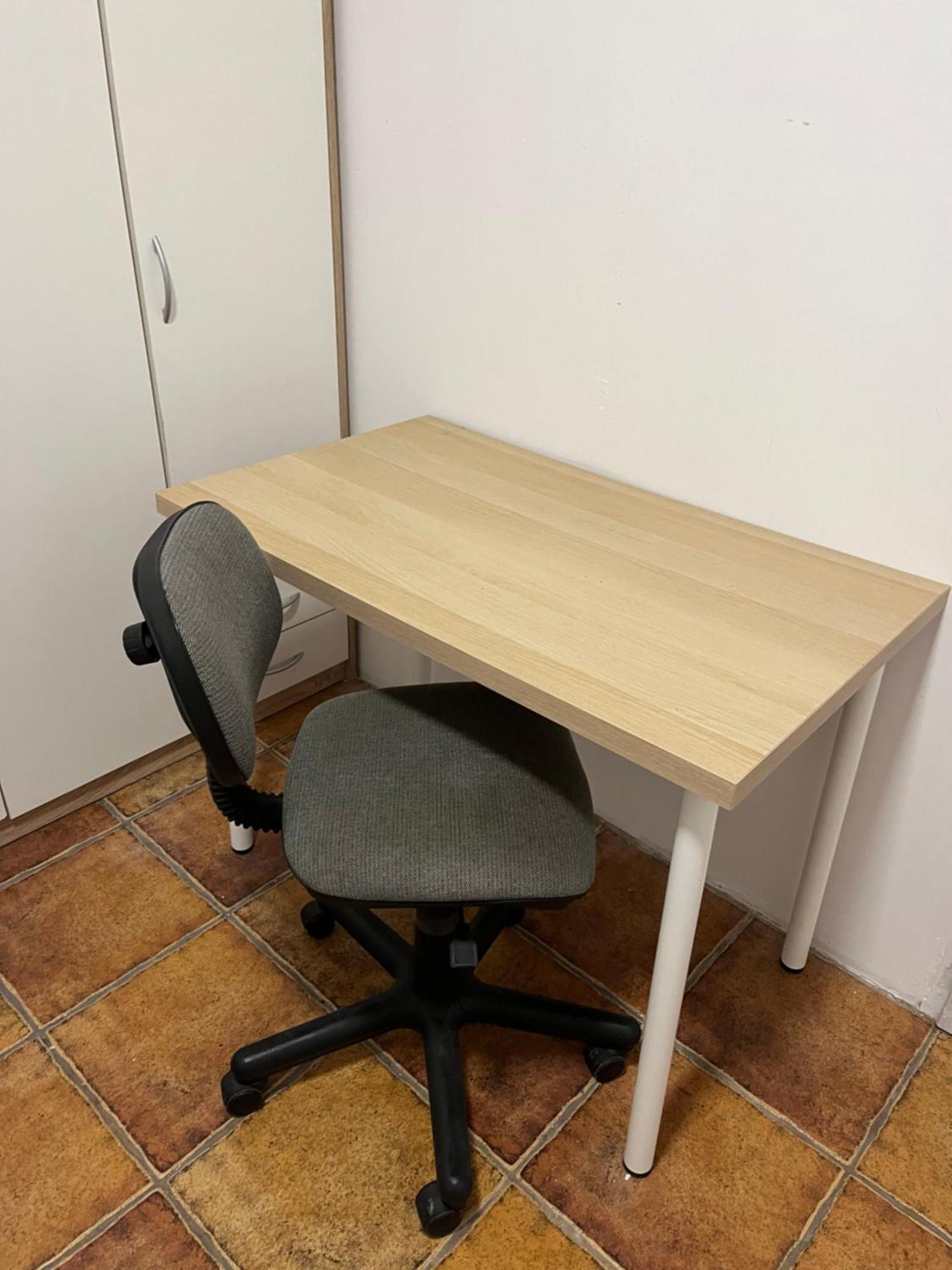 Homestay And Affordable In Basement *
