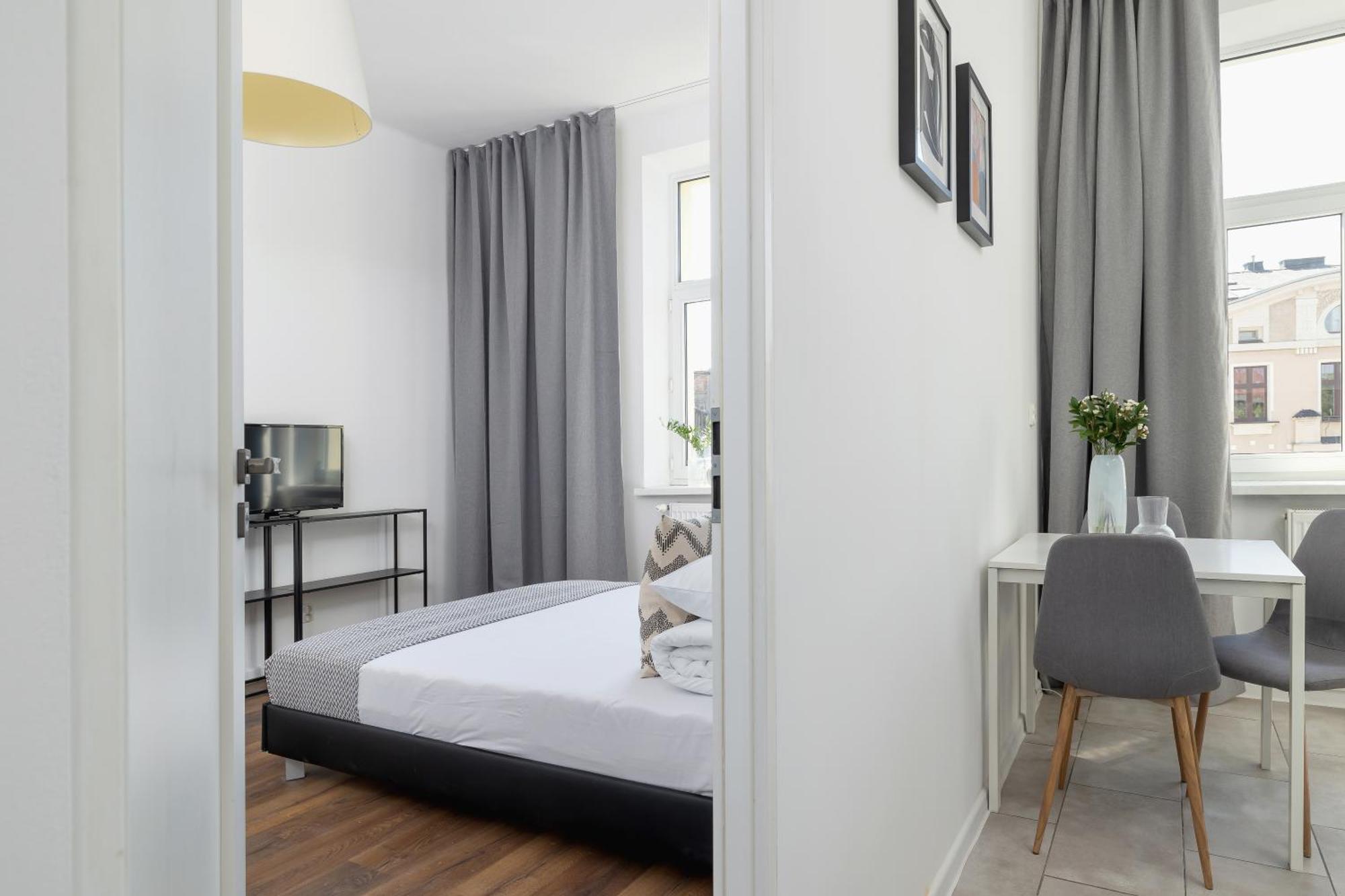 Apartment 2-bedroom - Dluga 65 *