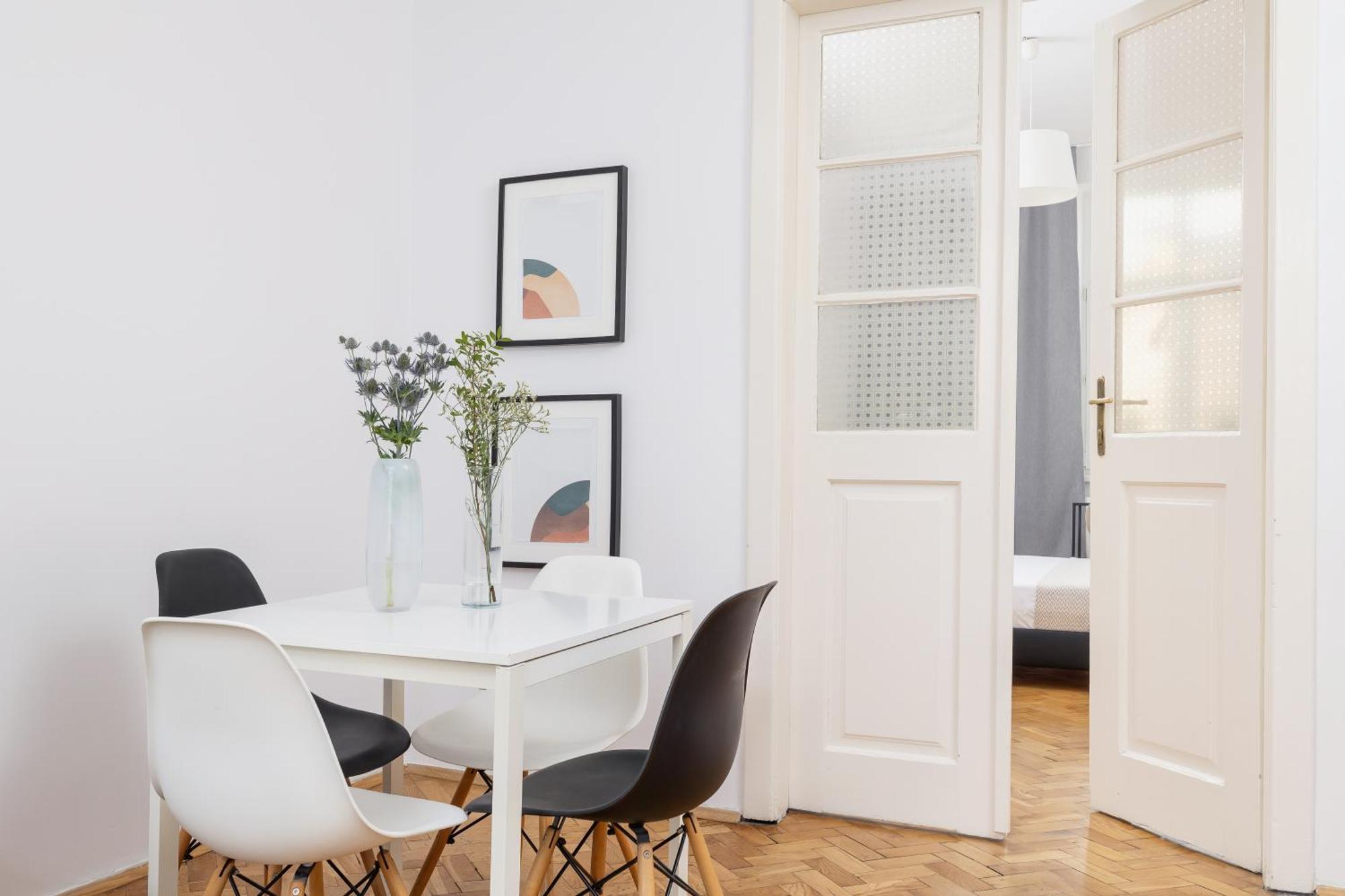 1-bedroom With Balcony - Dluga 65 Apartment *