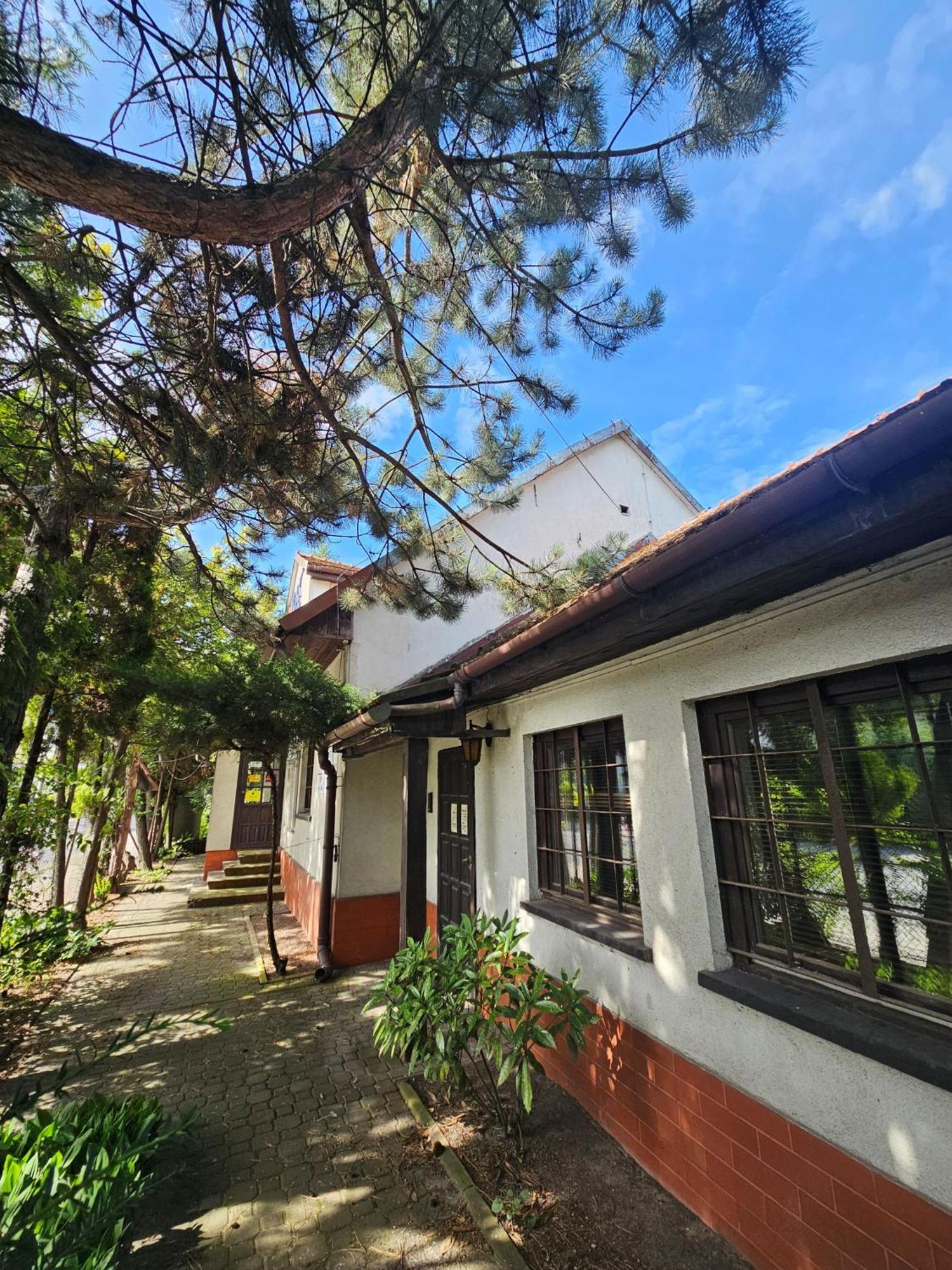 Park Apartment