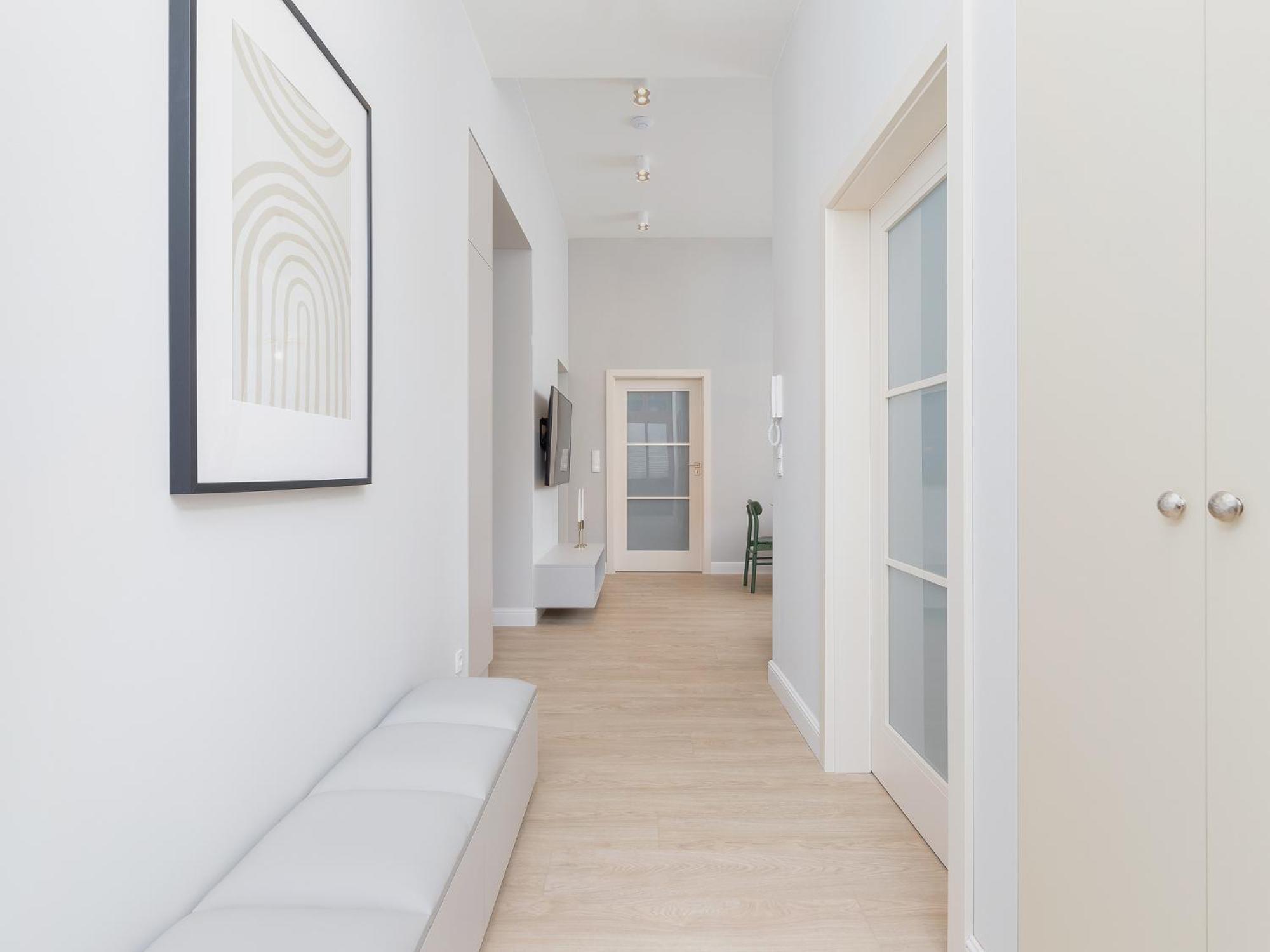4 Bedroom - Main Square Apartment