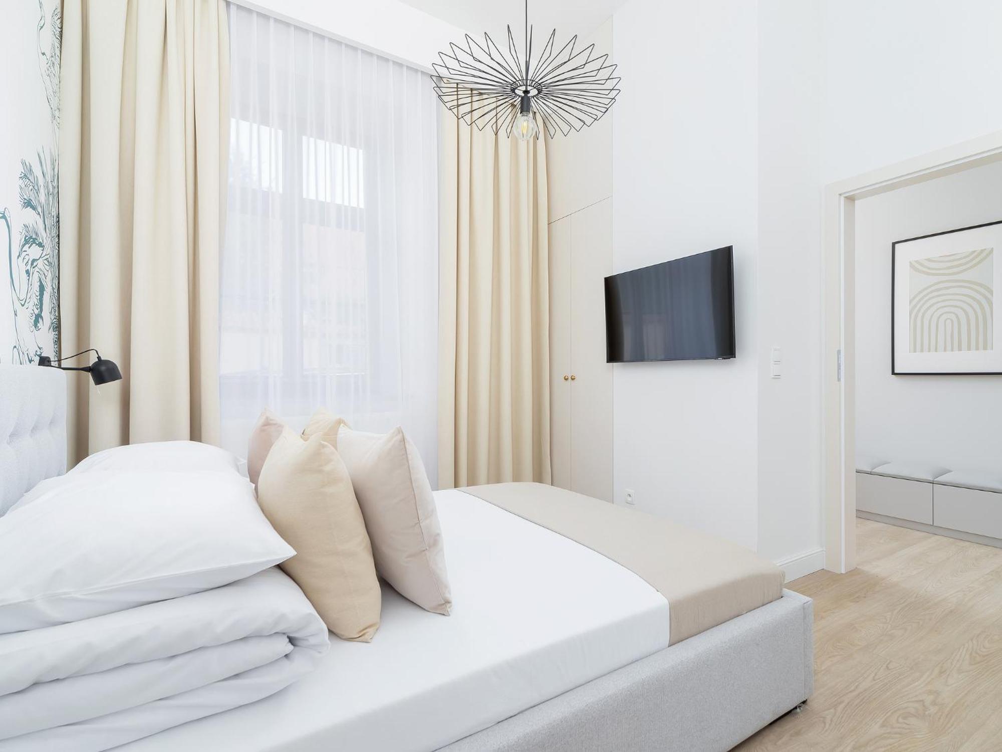 4 Bedroom - Main Square *