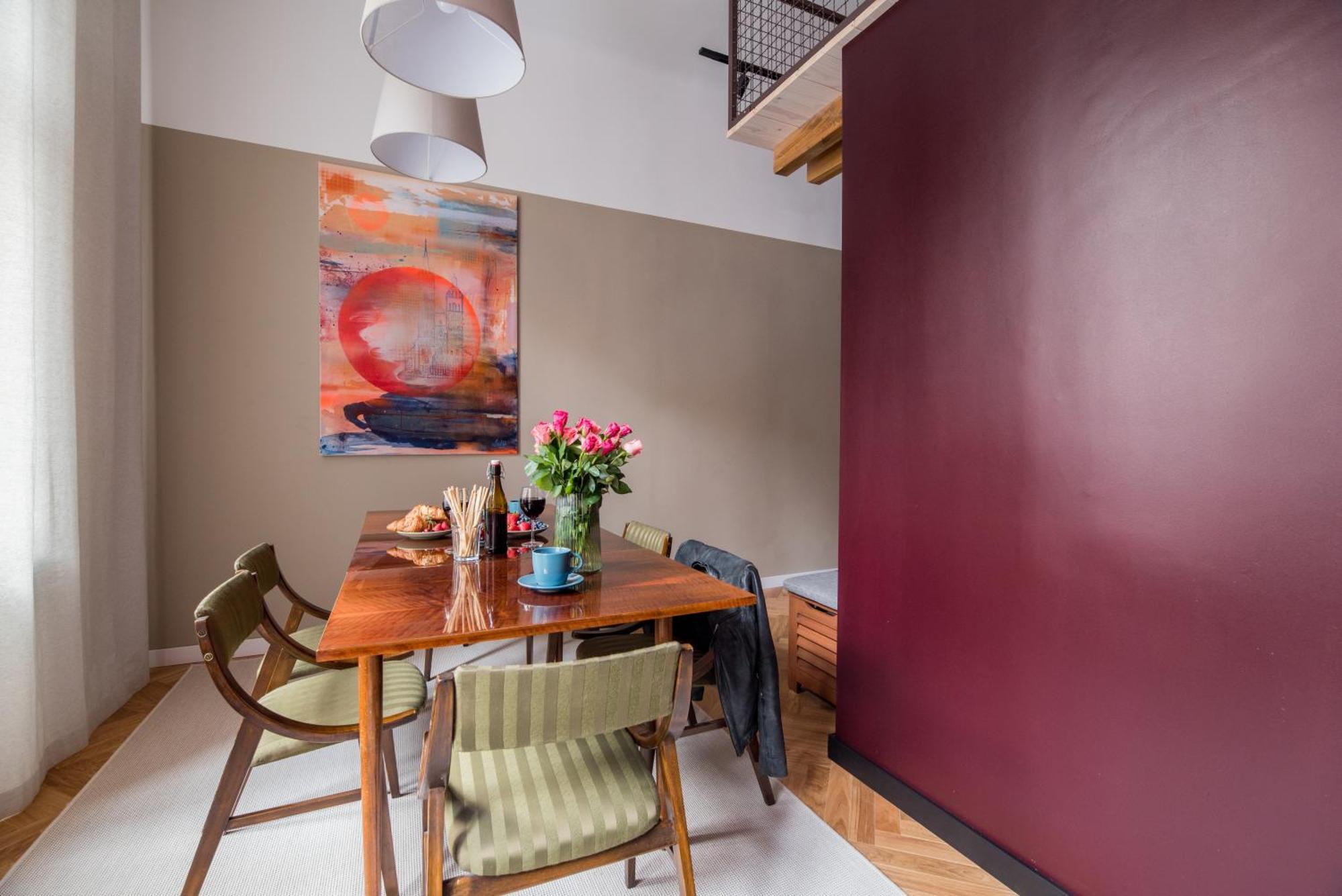 Quiet Luxury On Florianska Appartement