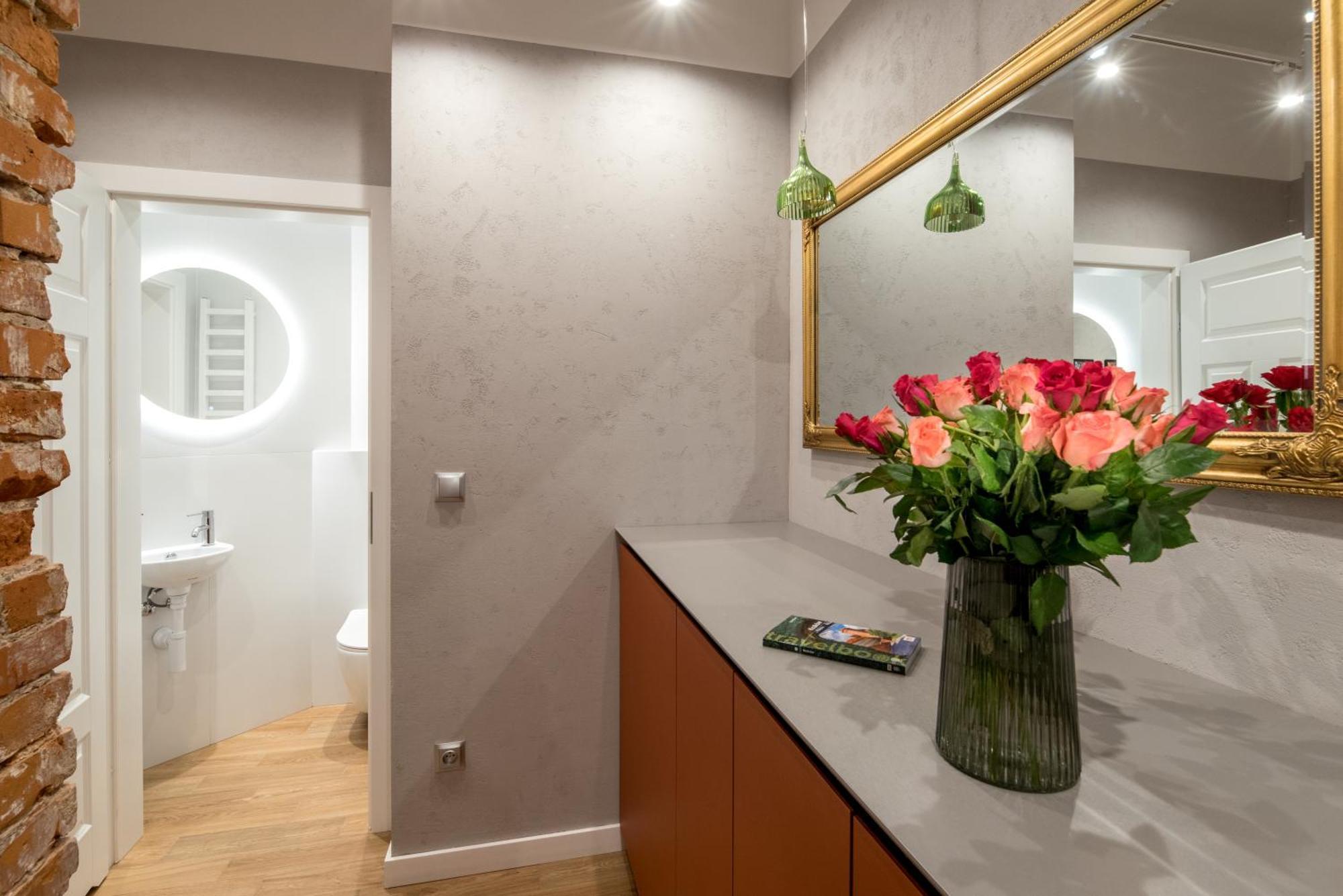 Quiet Luxury On Florianska Appartement *