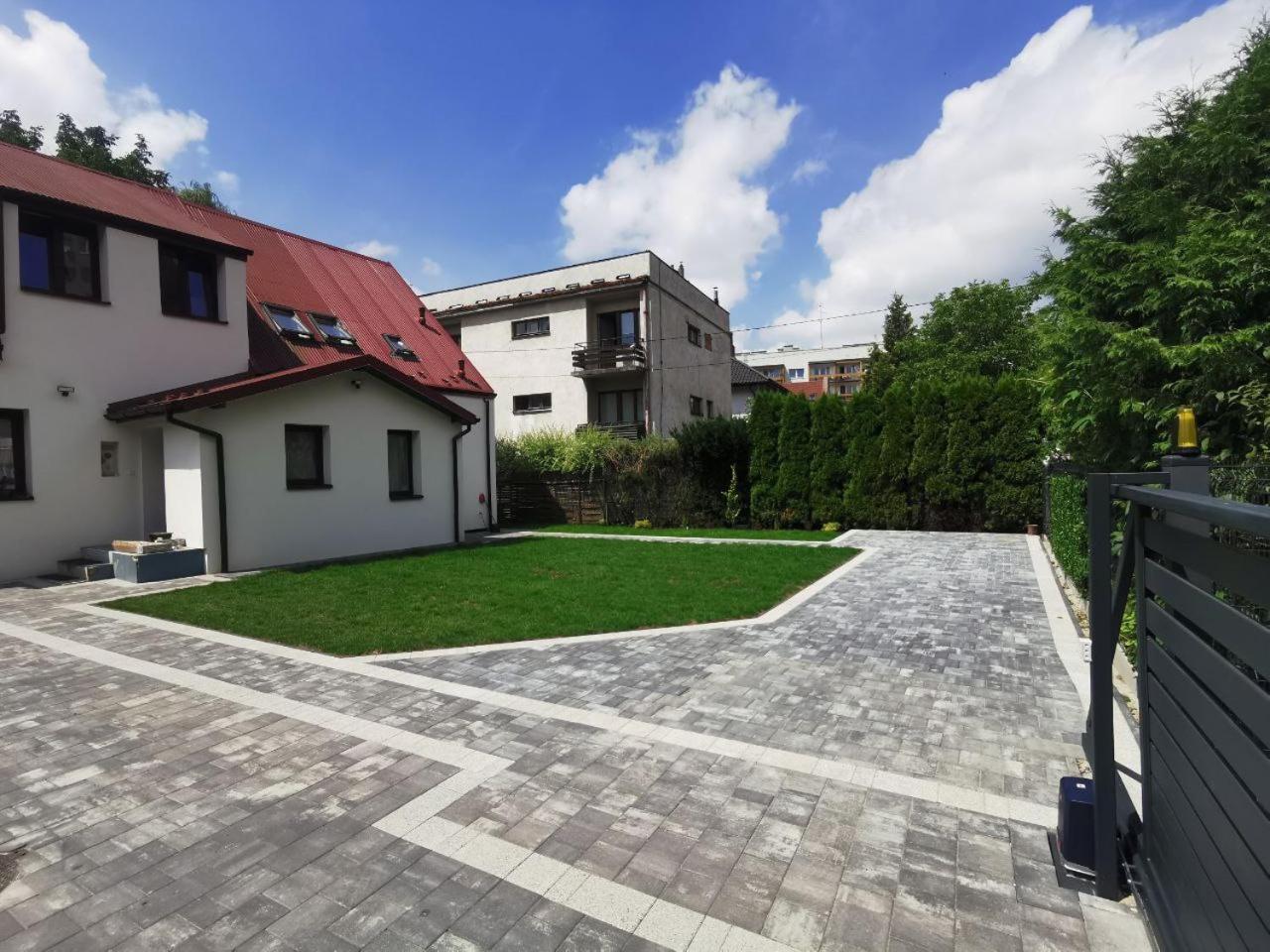 Stylowy Dom Z Ogrodem I Prywatnym Parkingiem Appartement Krakau