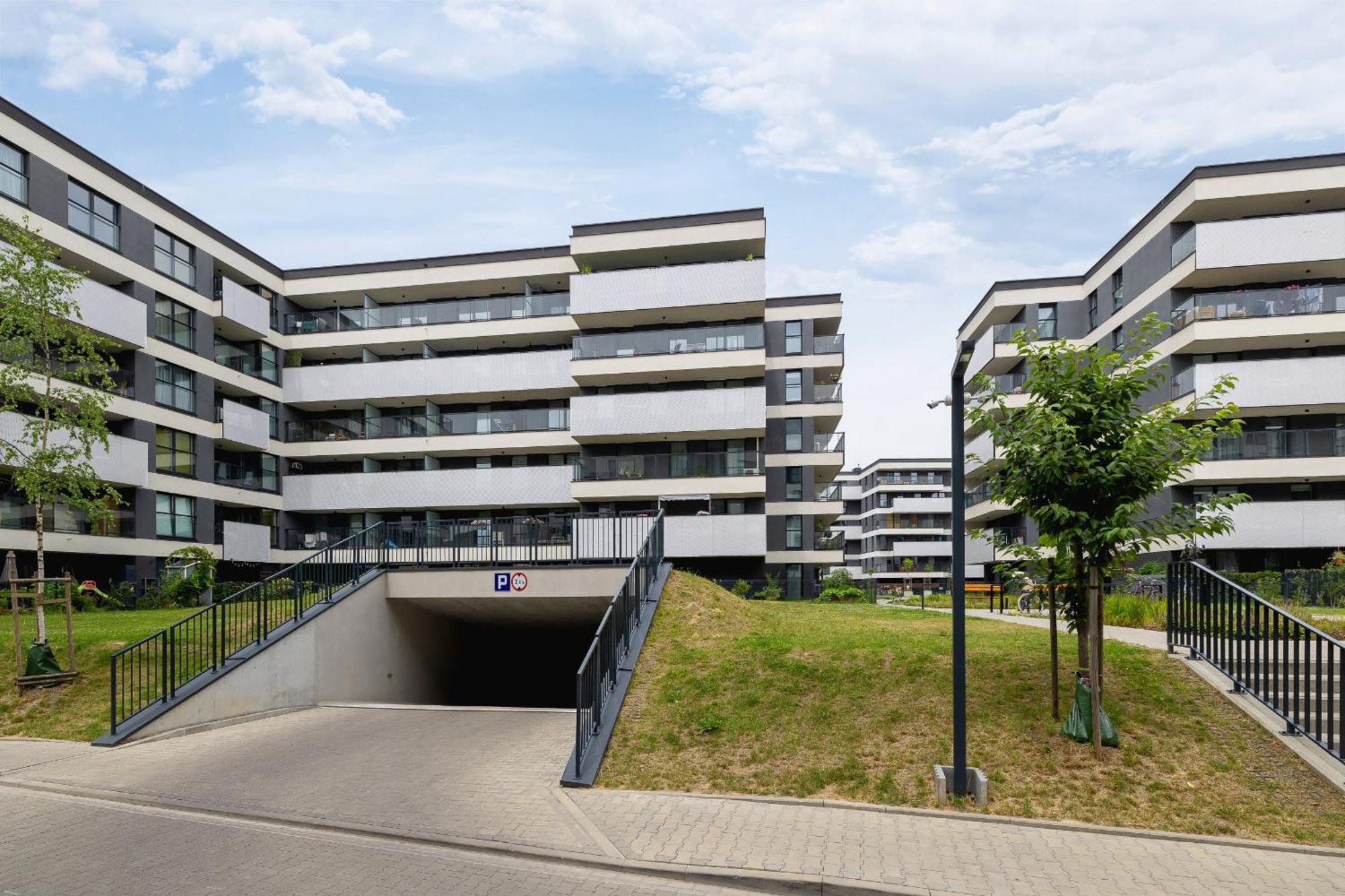 Nowoczesny Z Parkingiem Na Alei Pokoju W Krakowie By Renters Apartment *