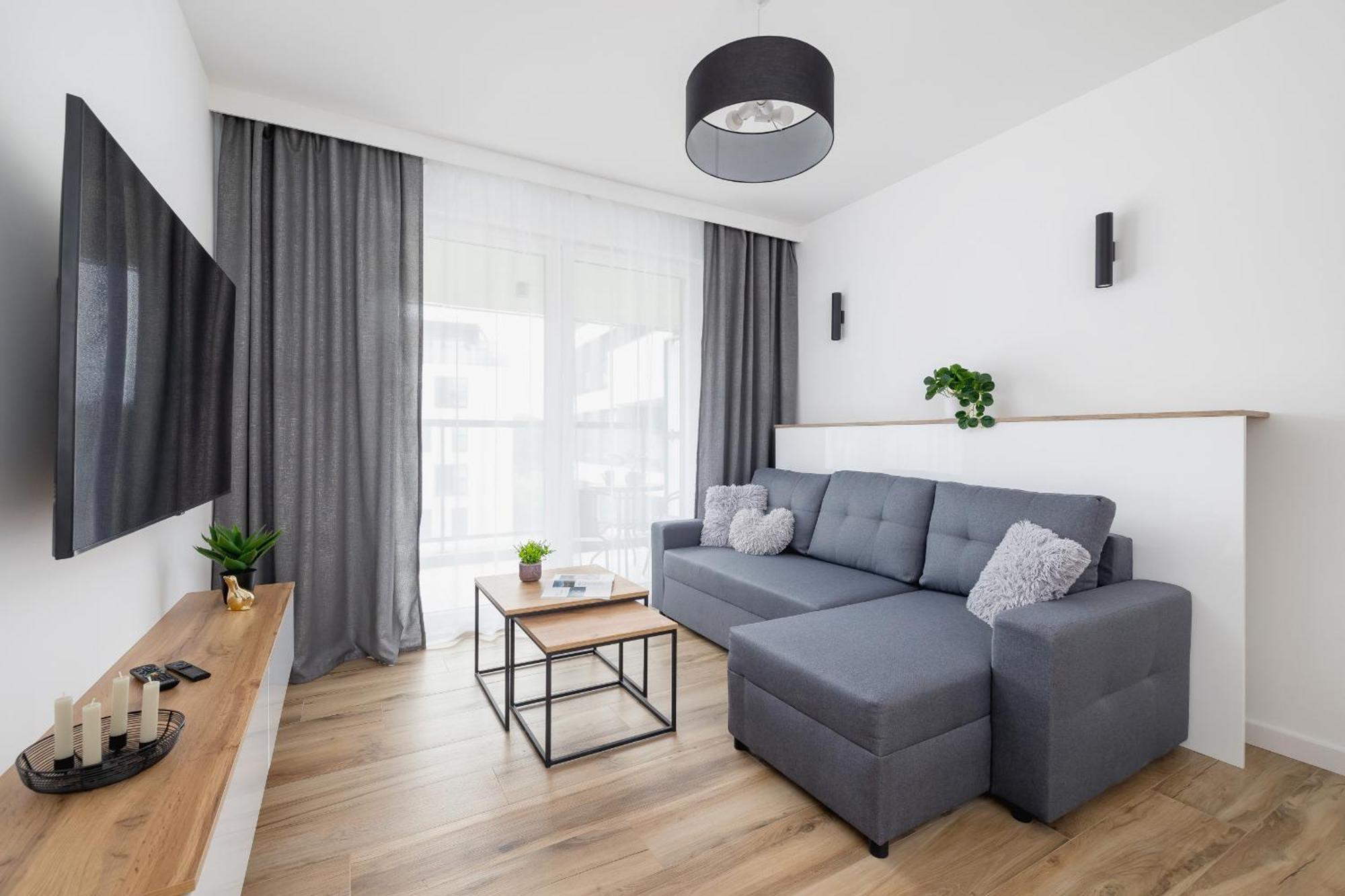 Nowoczesny Z Parkingiem Na Alei Pokoju W Krakowie By Renters Apartment Krakow