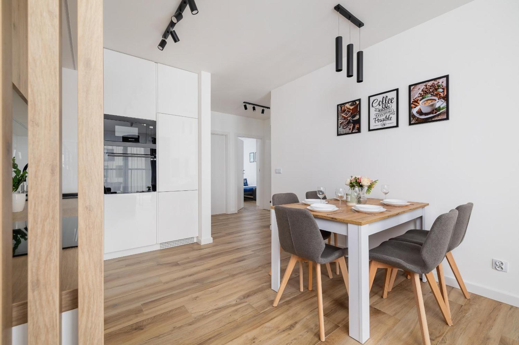 Nowoczesny Z Parkingiem Na Alei Pokoju W Krakowie By Renters Apartment *