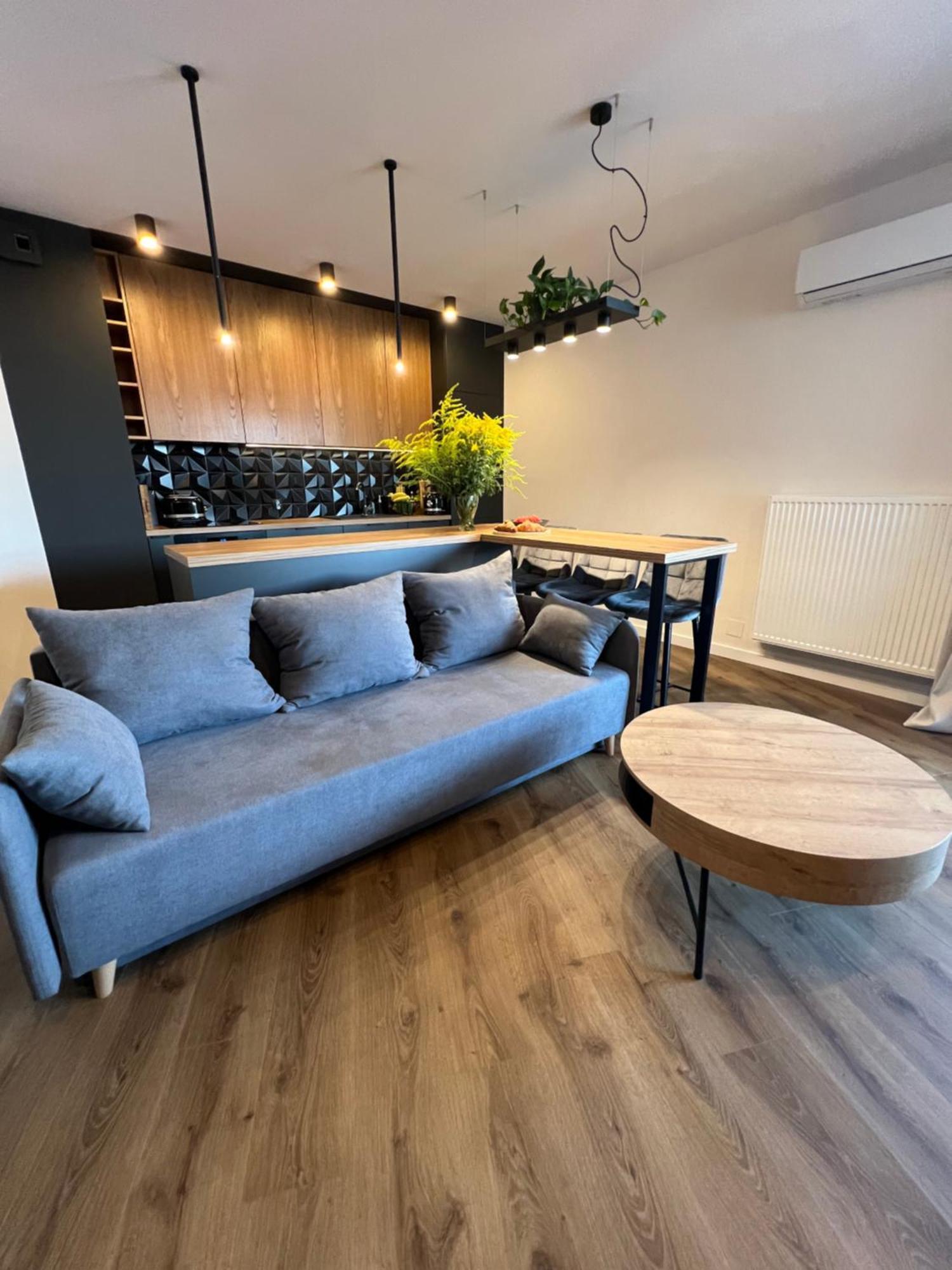 Lake Apartment *
