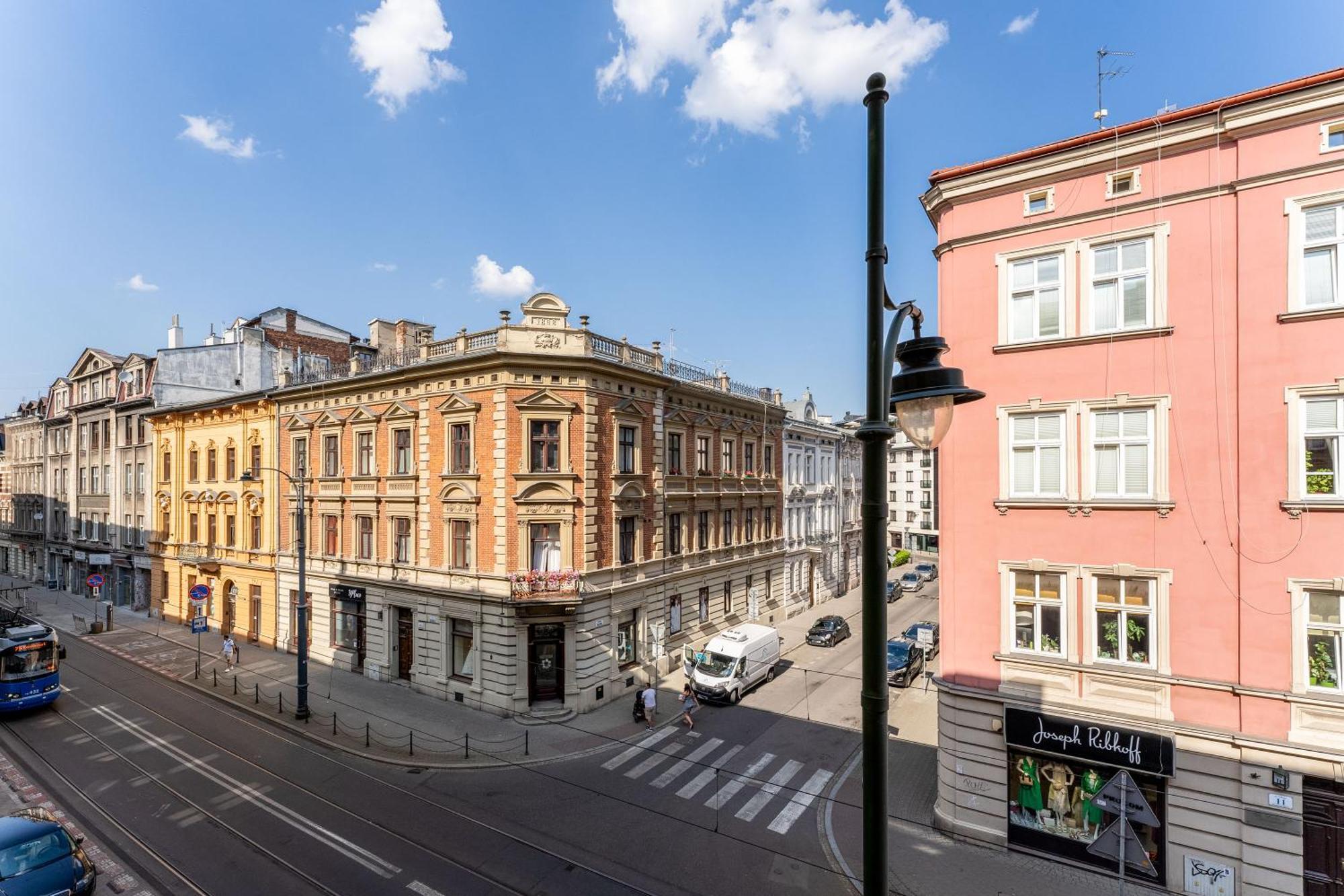Old Town Apartment *