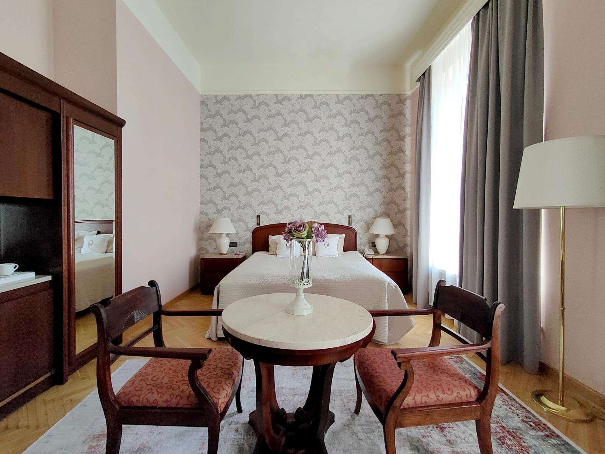 Grand Hotel