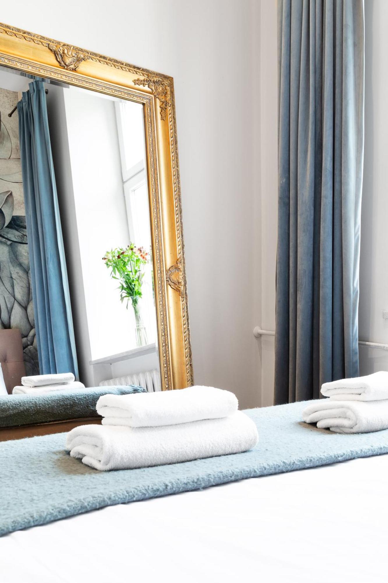 Househost Apartment: Lazarza Street Apartment Krakow