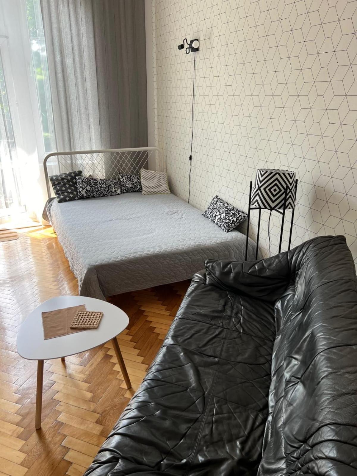 Large Next To Main Station - 85 M2 Apartment