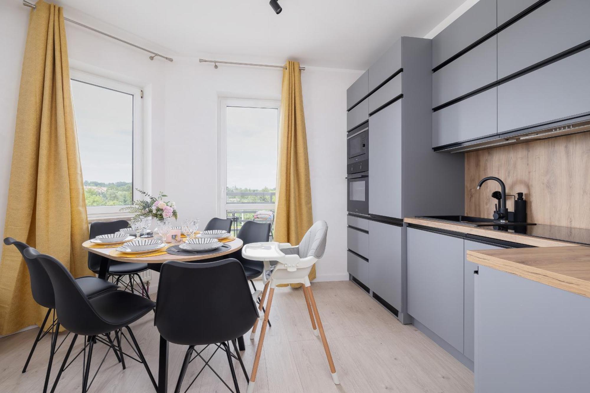 Apartment Rodzinny Z 2 Sypialniami & Klimatyzacja By Renters