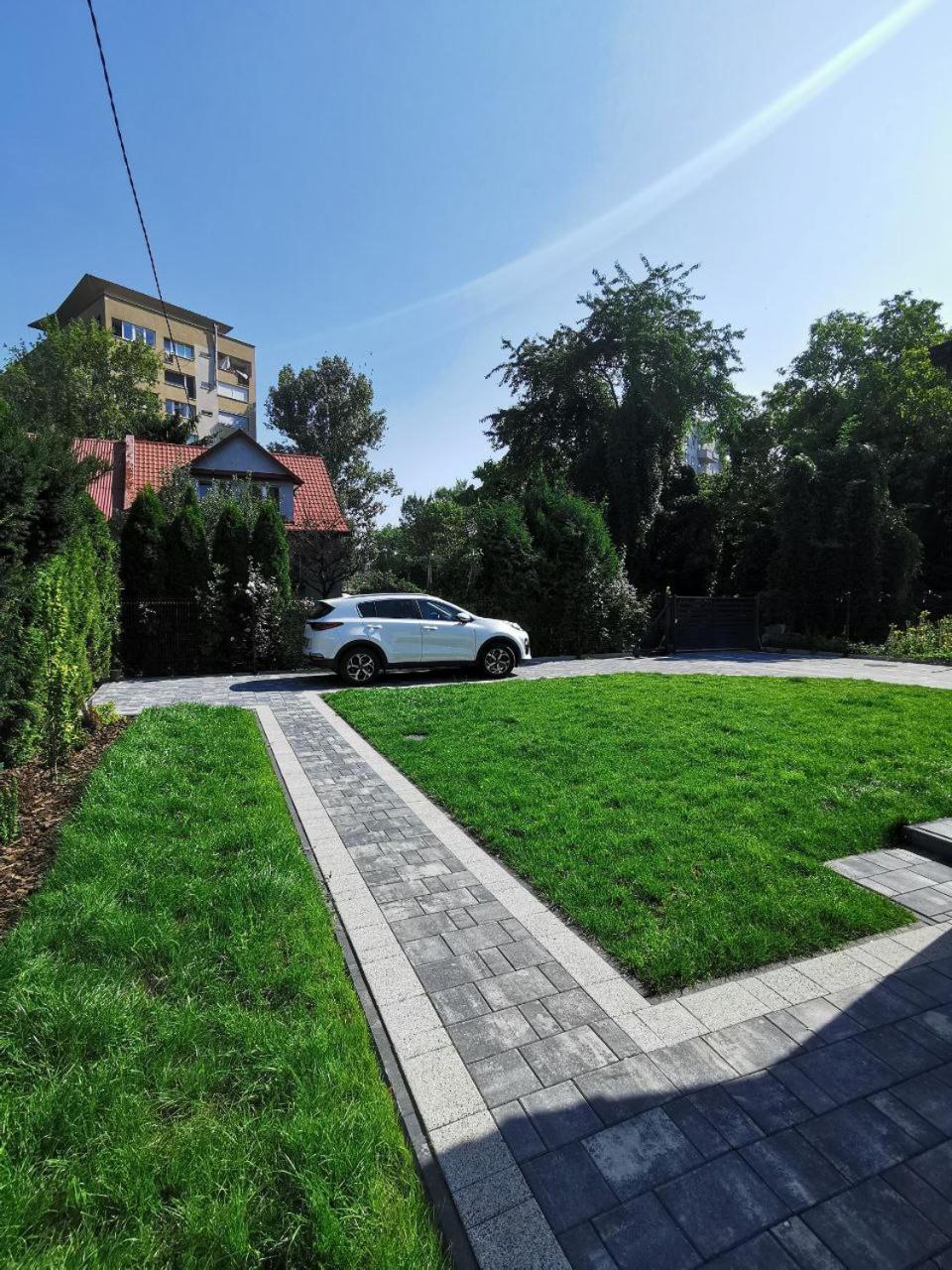 Stylowy Dom Z Ogrodem I Prywatnym Parkingiem Apartamento Cracóvia
