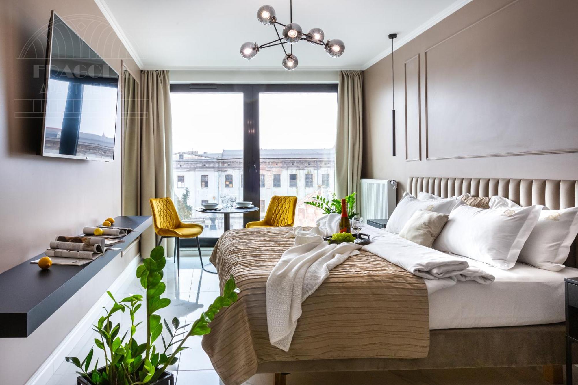 Fragola Rajska 3 - Modern Studios, Park 3*