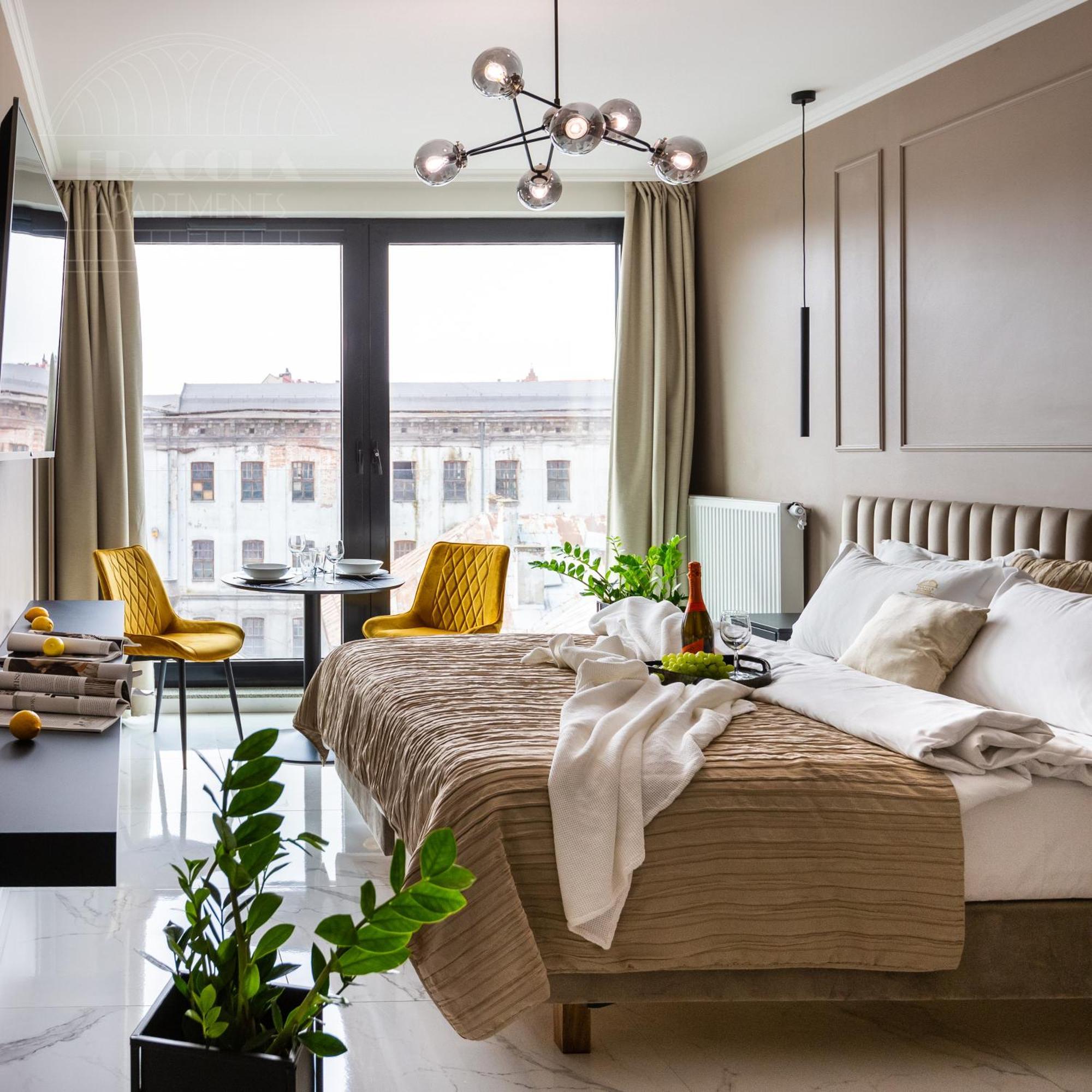 Fragola Rajska 3 - Modern Studios, Park 3*