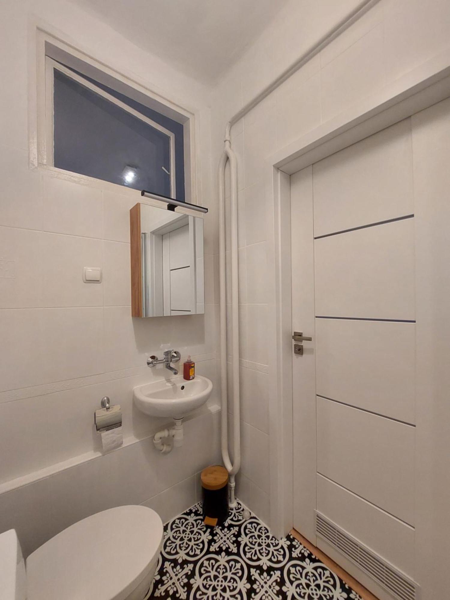 Aleja 29 Listopada Apartment