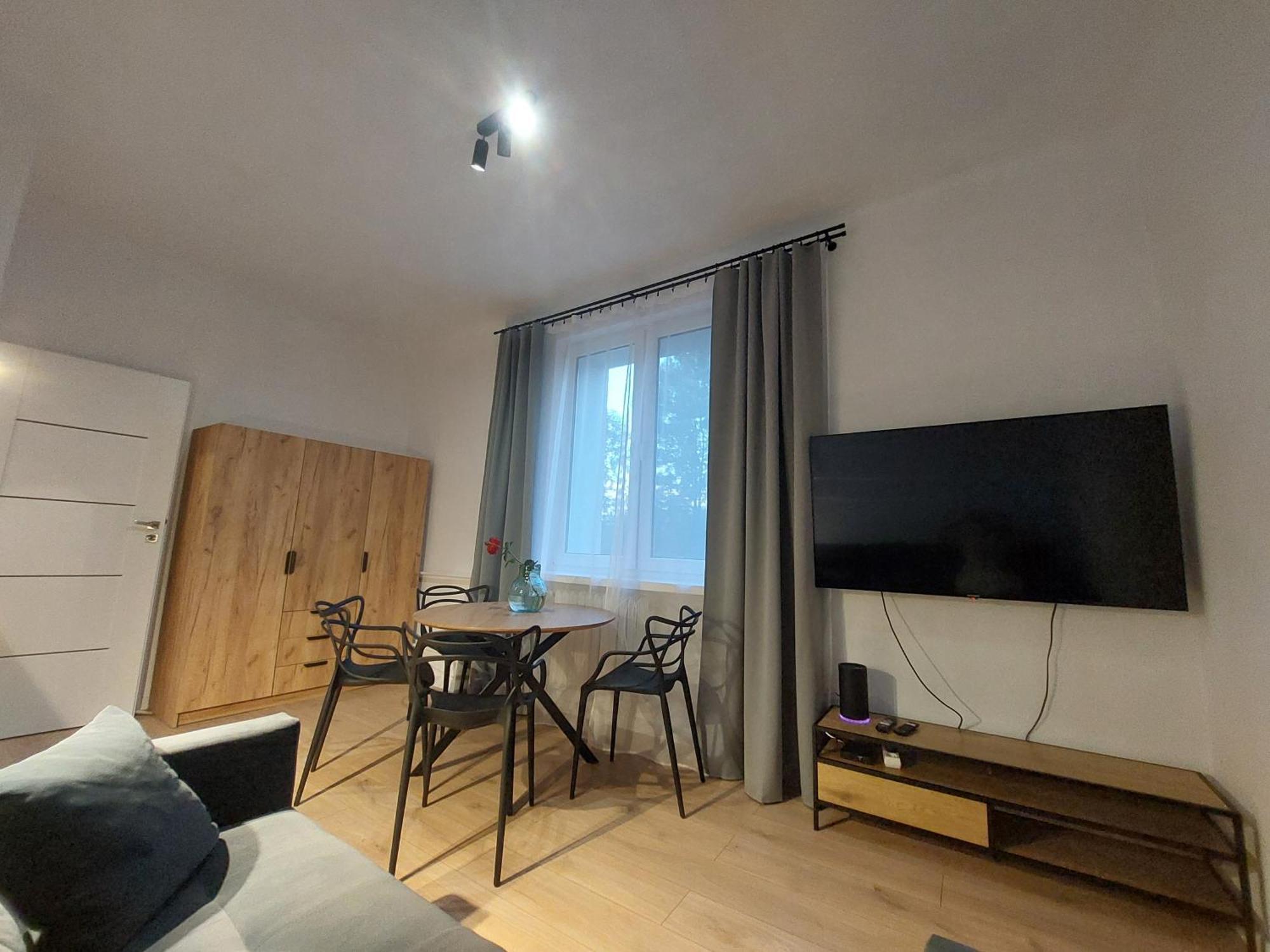 Aleja 29 Listopada Apartment