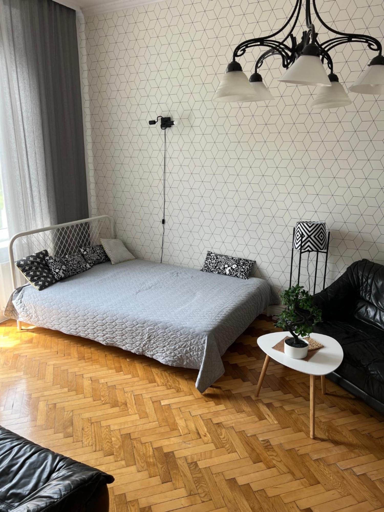 Apartment Large Next To Main Station - 85 M2
