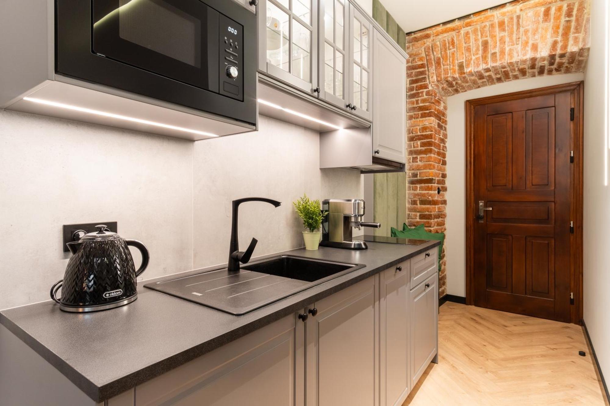 Charm & Comfort Renovated Gem In Old Town Sarego B Apartamento *