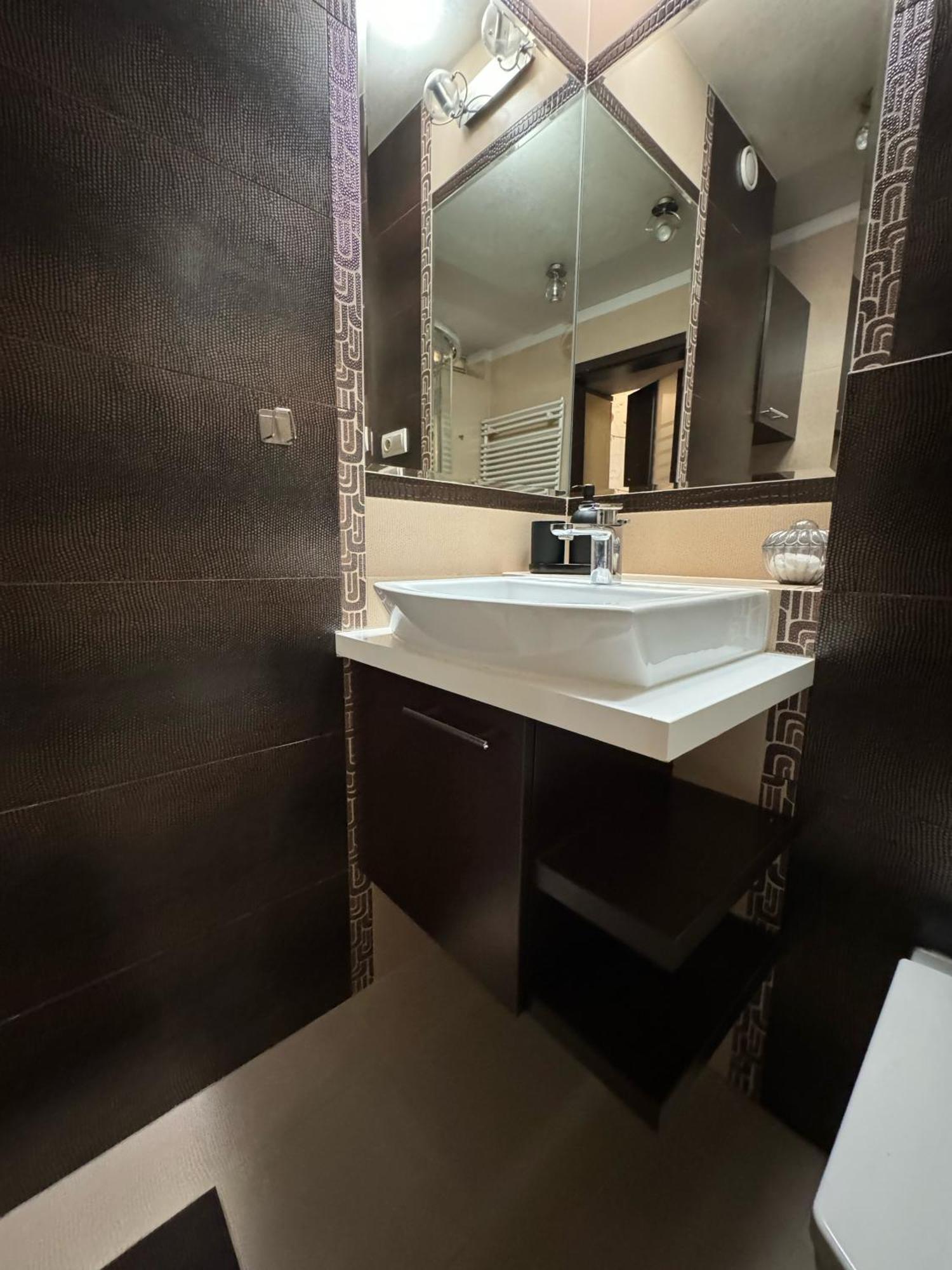 Apartamento Modern & Cozy In The Centre Of Close To The Station