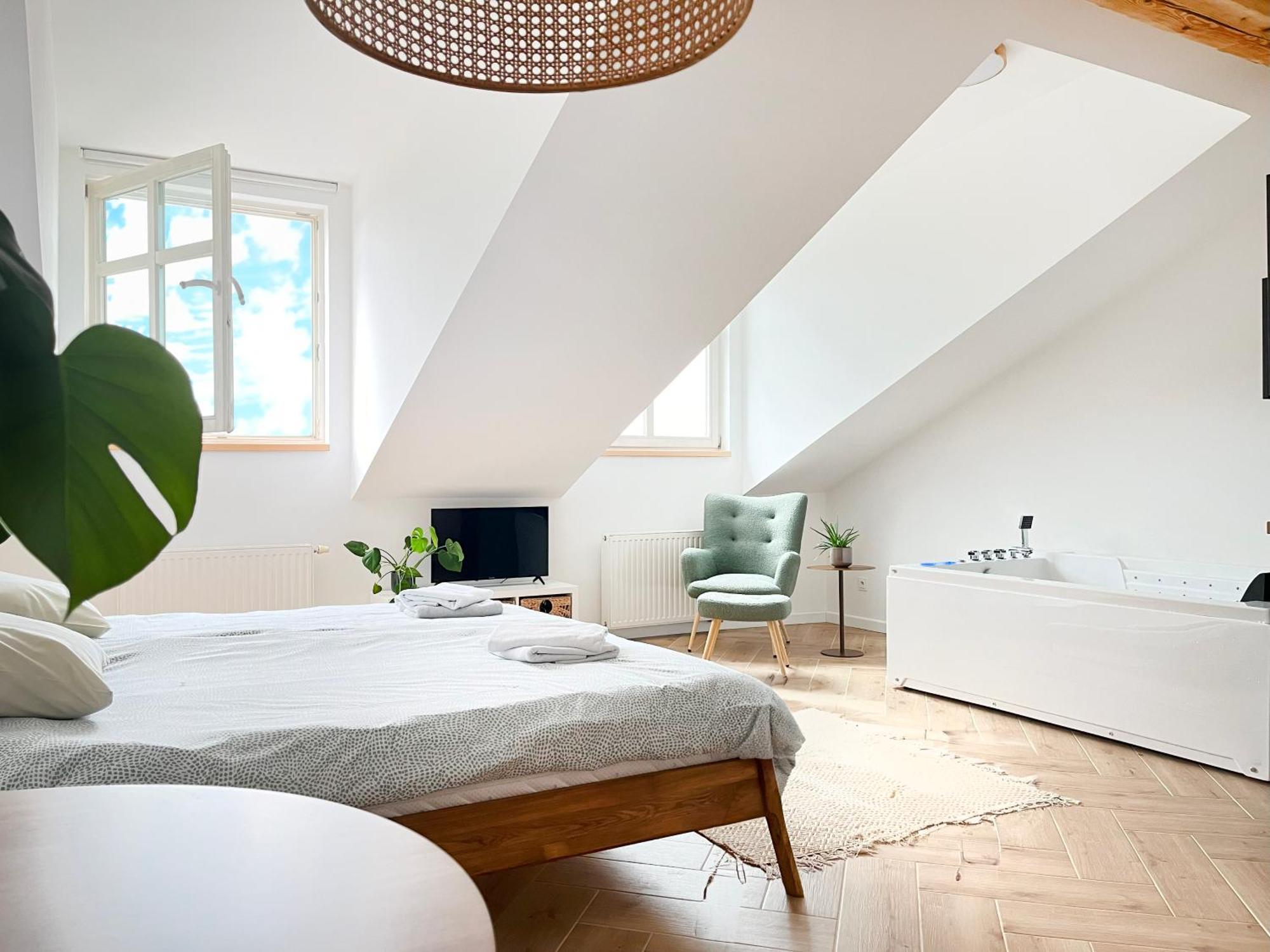 Jacuzzi Premium With Air Conditioning, Main Square Appartement Krakau
