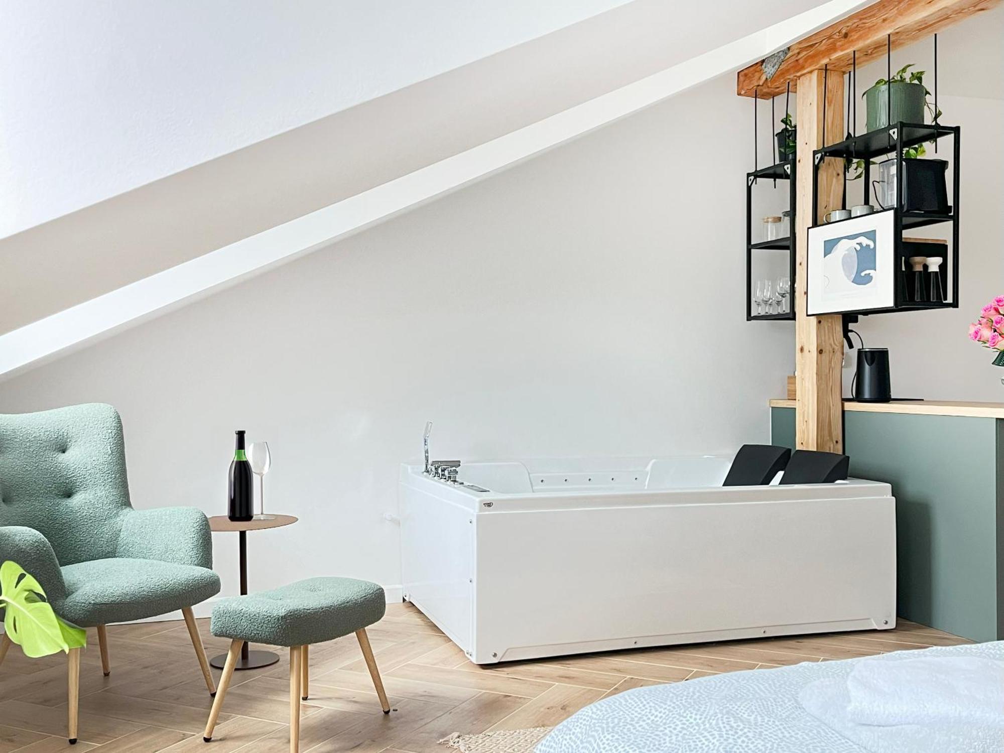 Appartement Jacuzzi Premium With Air Conditioning, Main Square