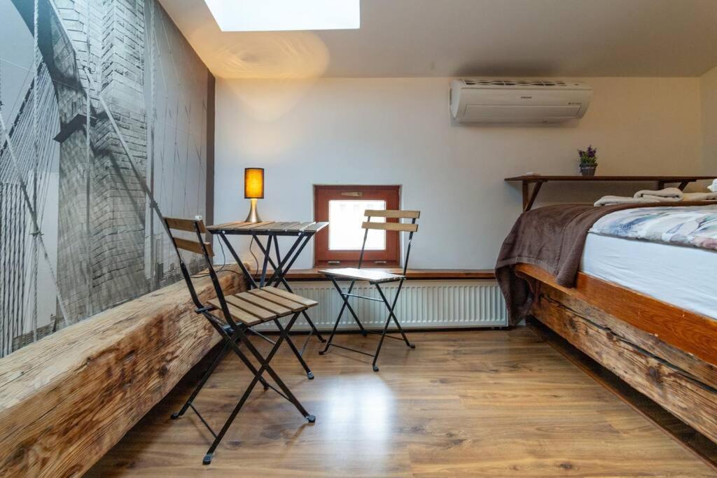 Pauza 3 Bedroom Apartment! Old Town Apartment *