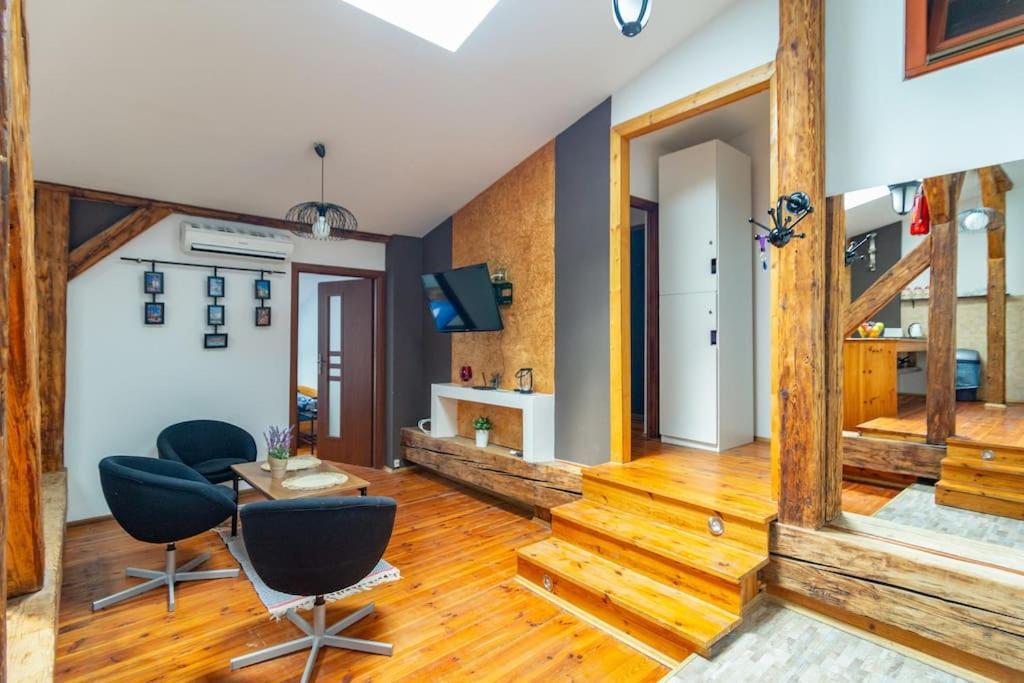 Pauza 3 Bedroom Apartment! Old Town Apartment